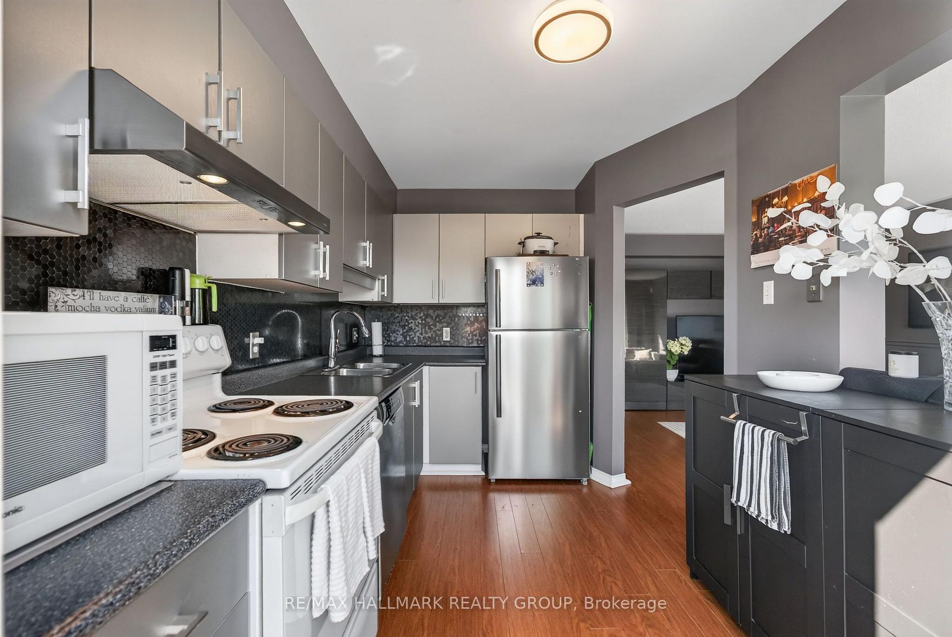 Photo 11 of 1655 Greywood Drive, Ottawa, Chateauneuf — HOMEH