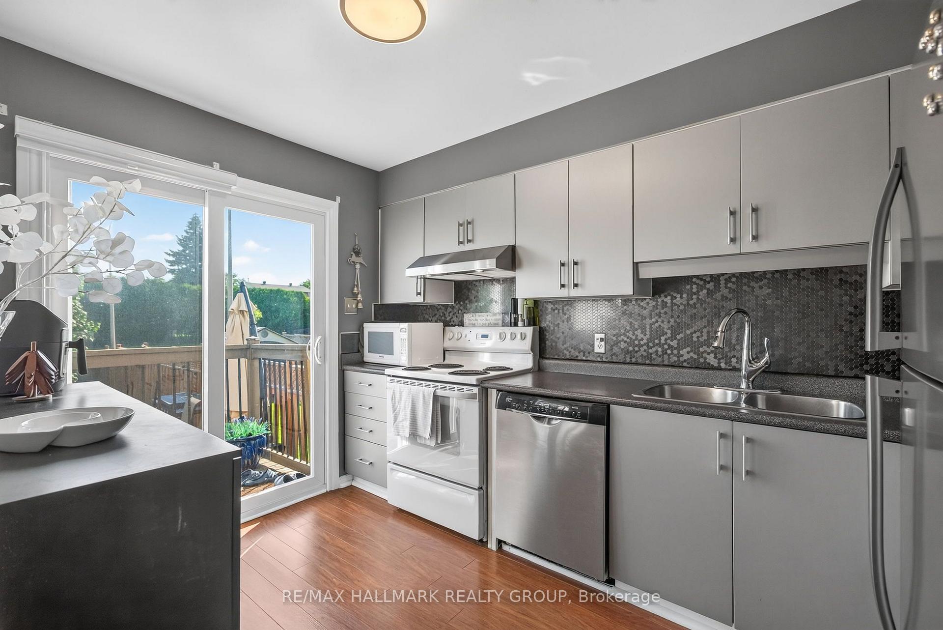 Photo 13 of 1655 Greywood Drive, Ottawa, Chateauneuf — HOMEH
