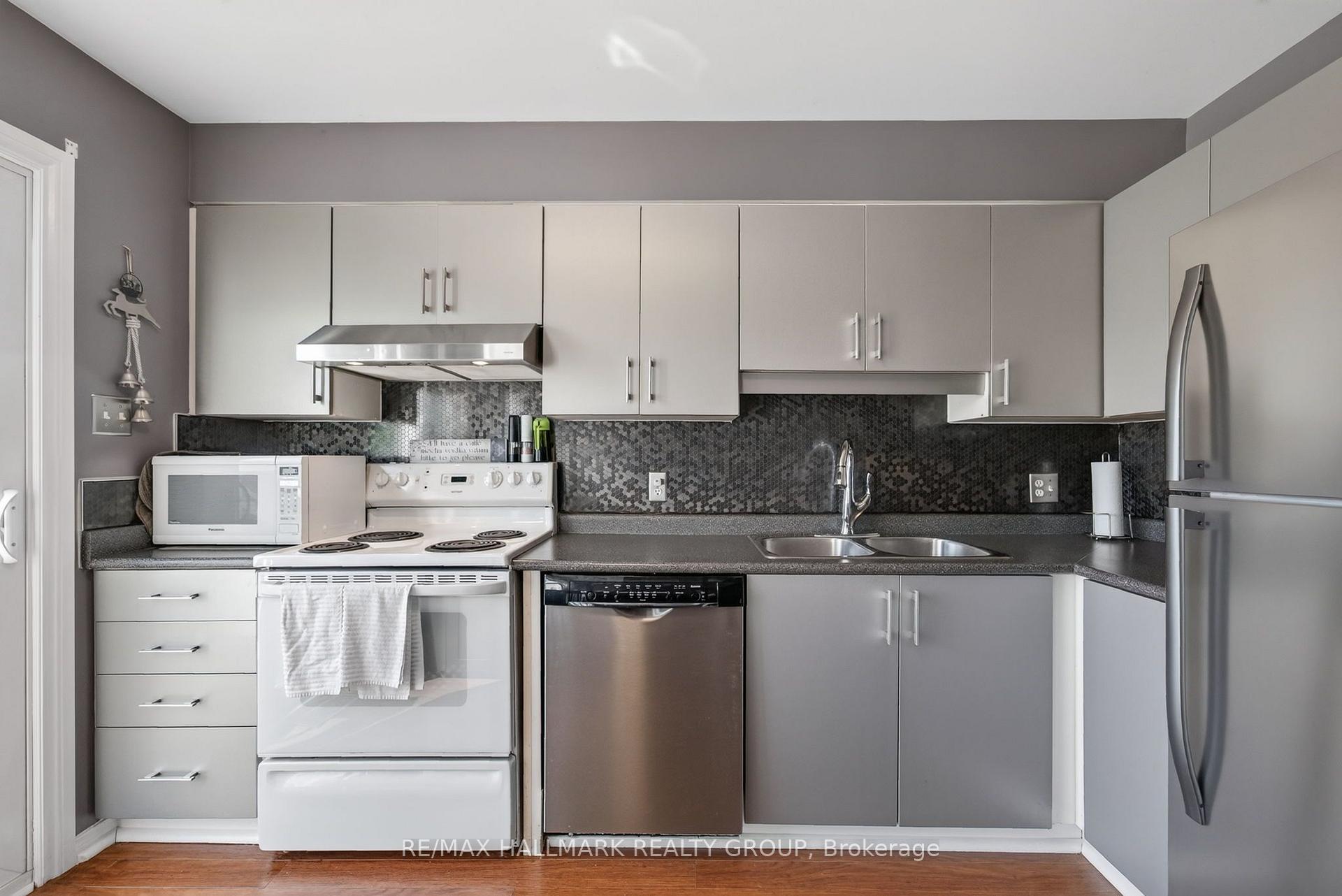 Photo 14 of 1655 Greywood Drive, Ottawa, Chateauneuf — HOMEH