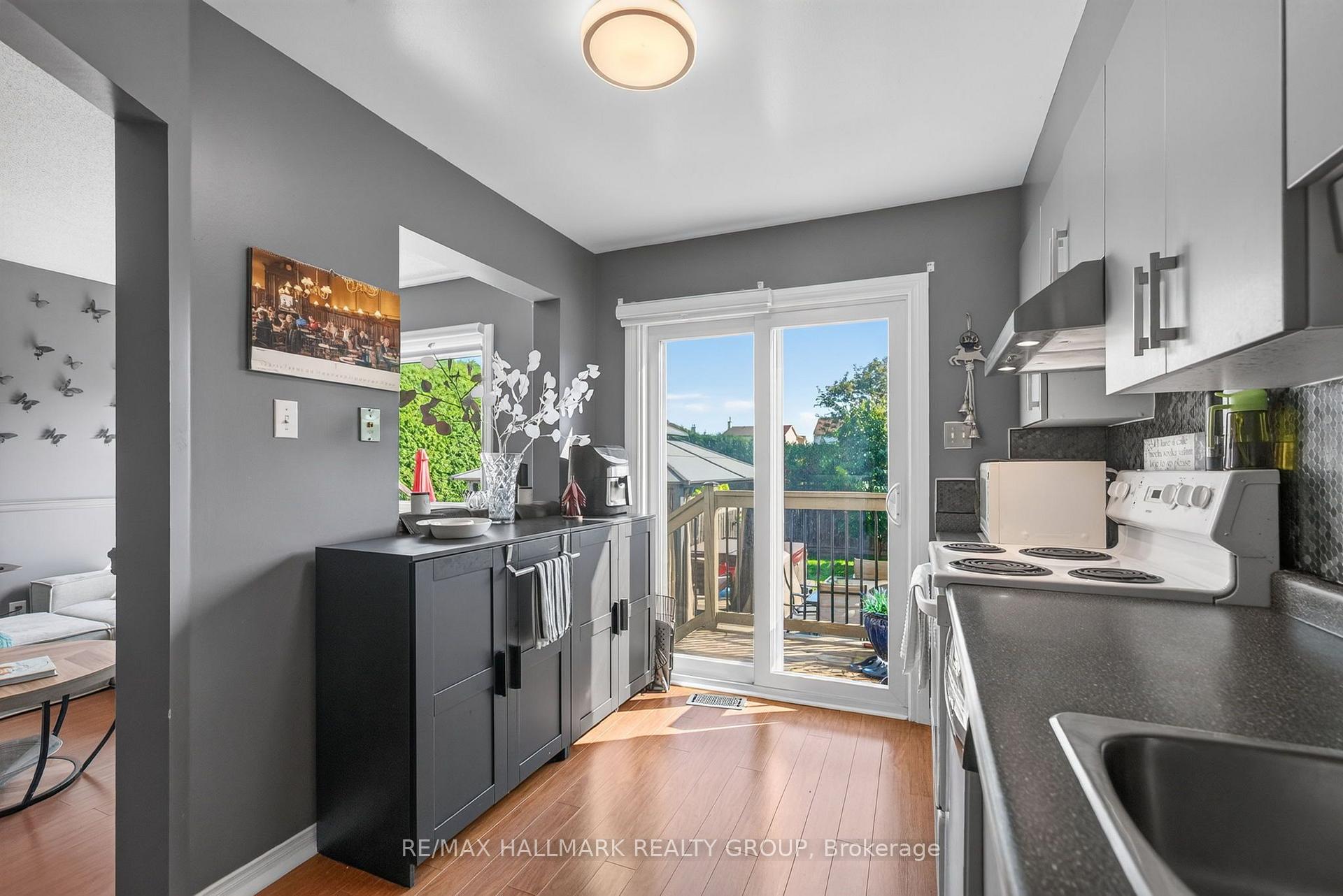 Photo 15 of 1655 Greywood Drive, Ottawa, Chateauneuf — HOMEH