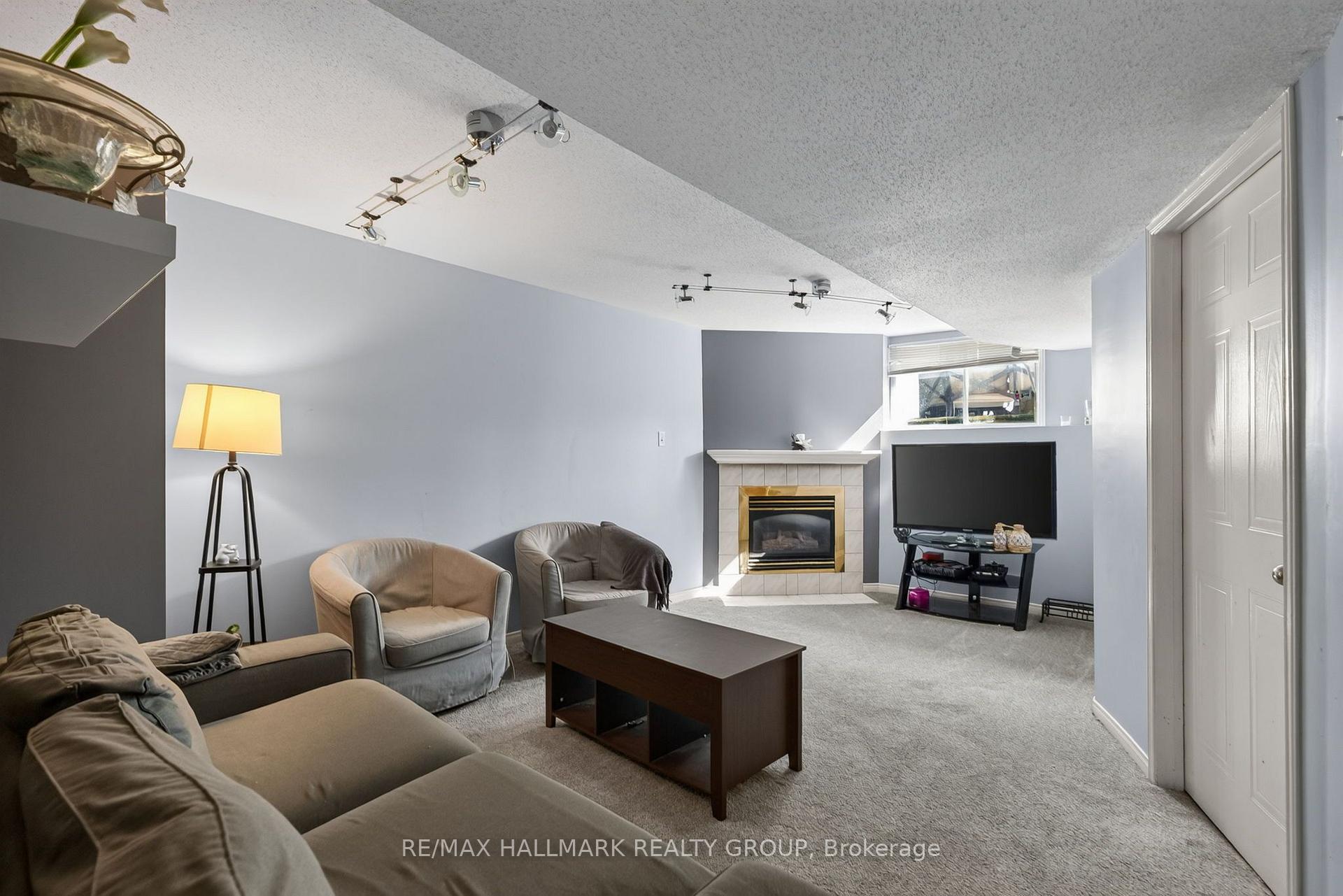 Photo 26 of 1655 Greywood Drive, Ottawa, Chateauneuf — HOMEH