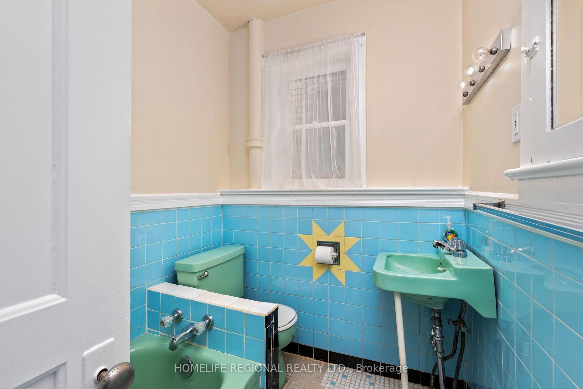 Photo 20 of 355 Delaware Avenue, Toronto, Dovercourt-Wallace Emerson-Junction — HOMEH