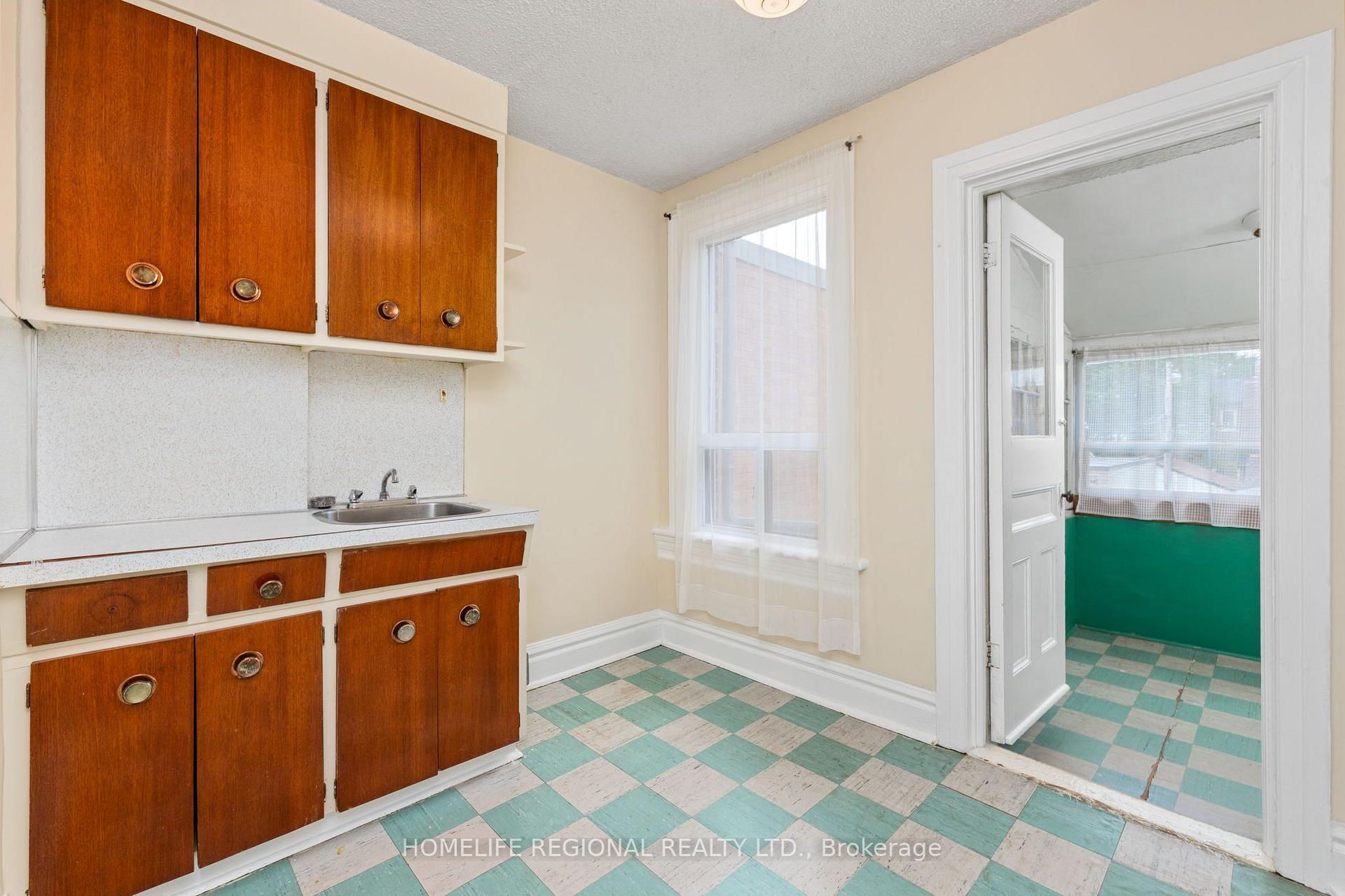 Photo 21 of 355 Delaware Avenue, Toronto, Dovercourt-Wallace Emerson-Junction — HOMEH