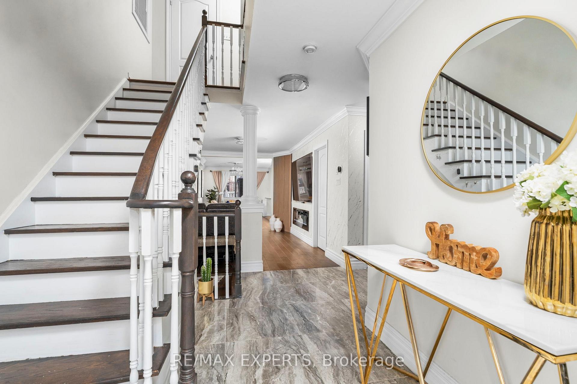 Photo 5 of 173 Rosanna Crescent, Vaughan, Maple — HOMEH