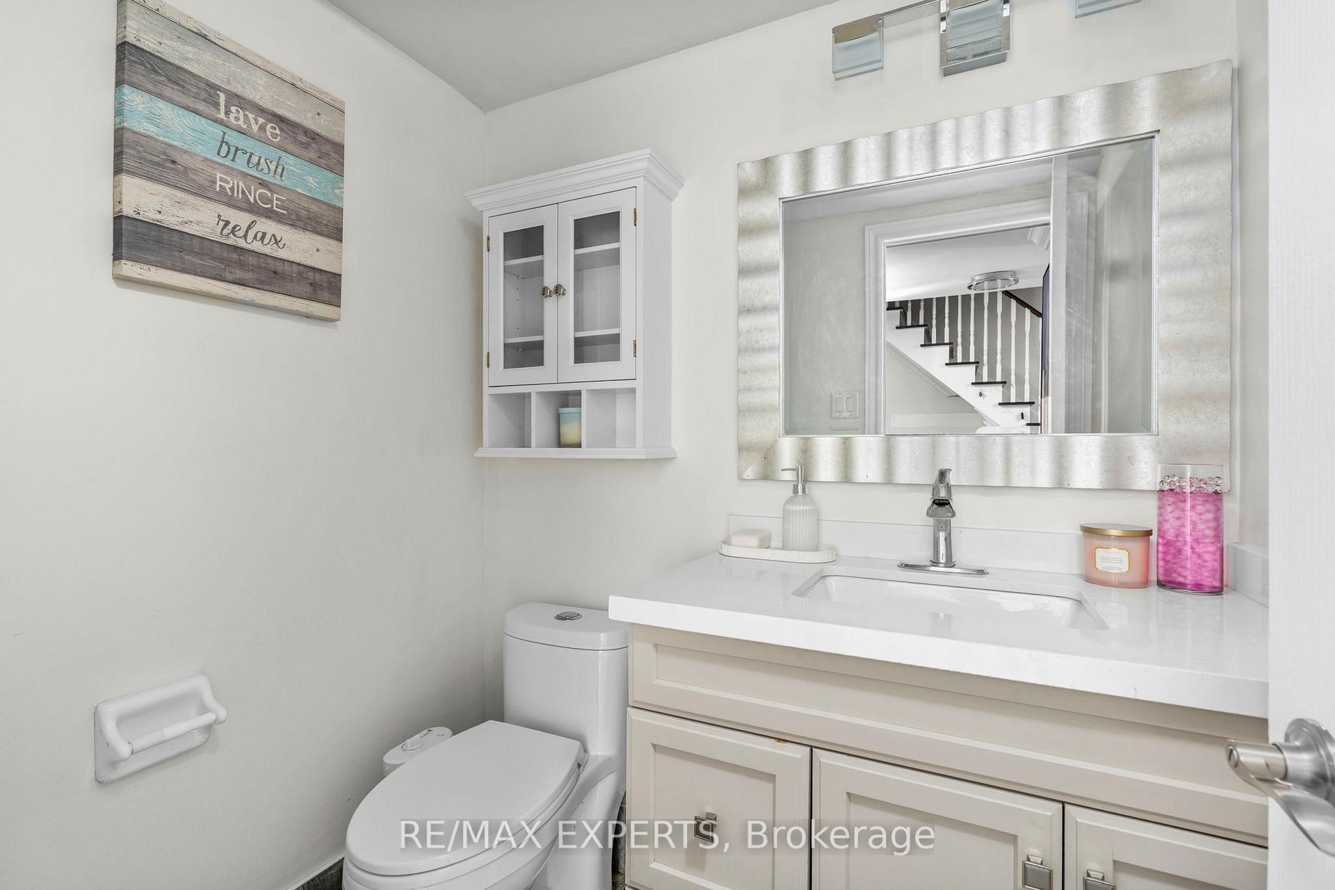 Photo 7 of 173 Rosanna Crescent, Vaughan, Maple — HOMEH
