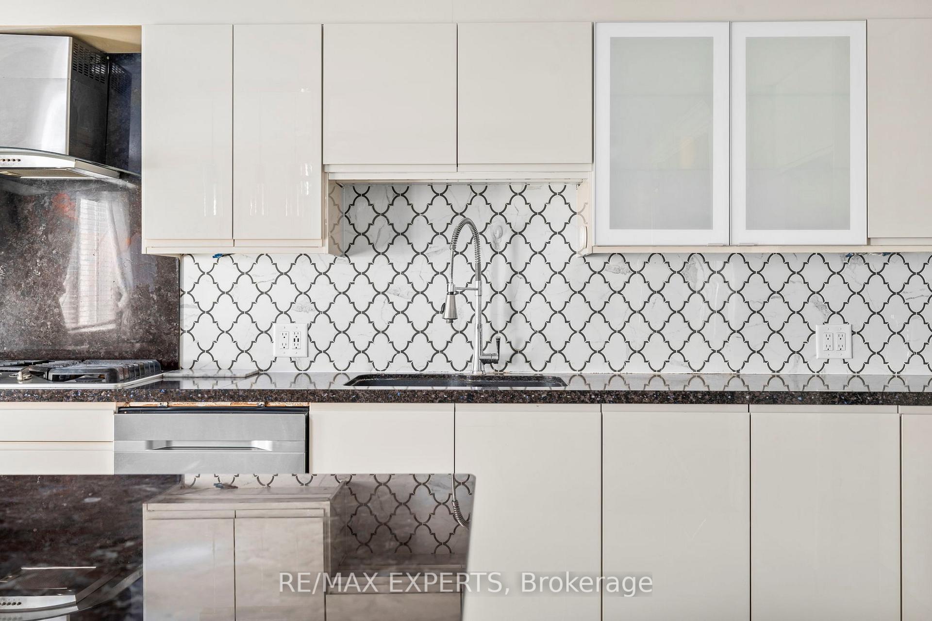 Photo 16 of 173 Rosanna Crescent, Vaughan, Maple — HOMEH