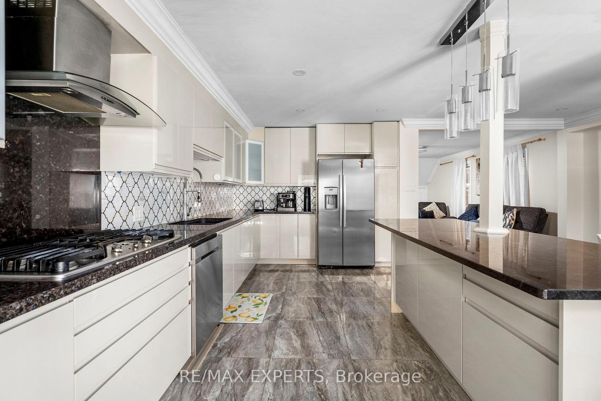 Photo 18 of 173 Rosanna Crescent, Vaughan, Maple — HOMEH