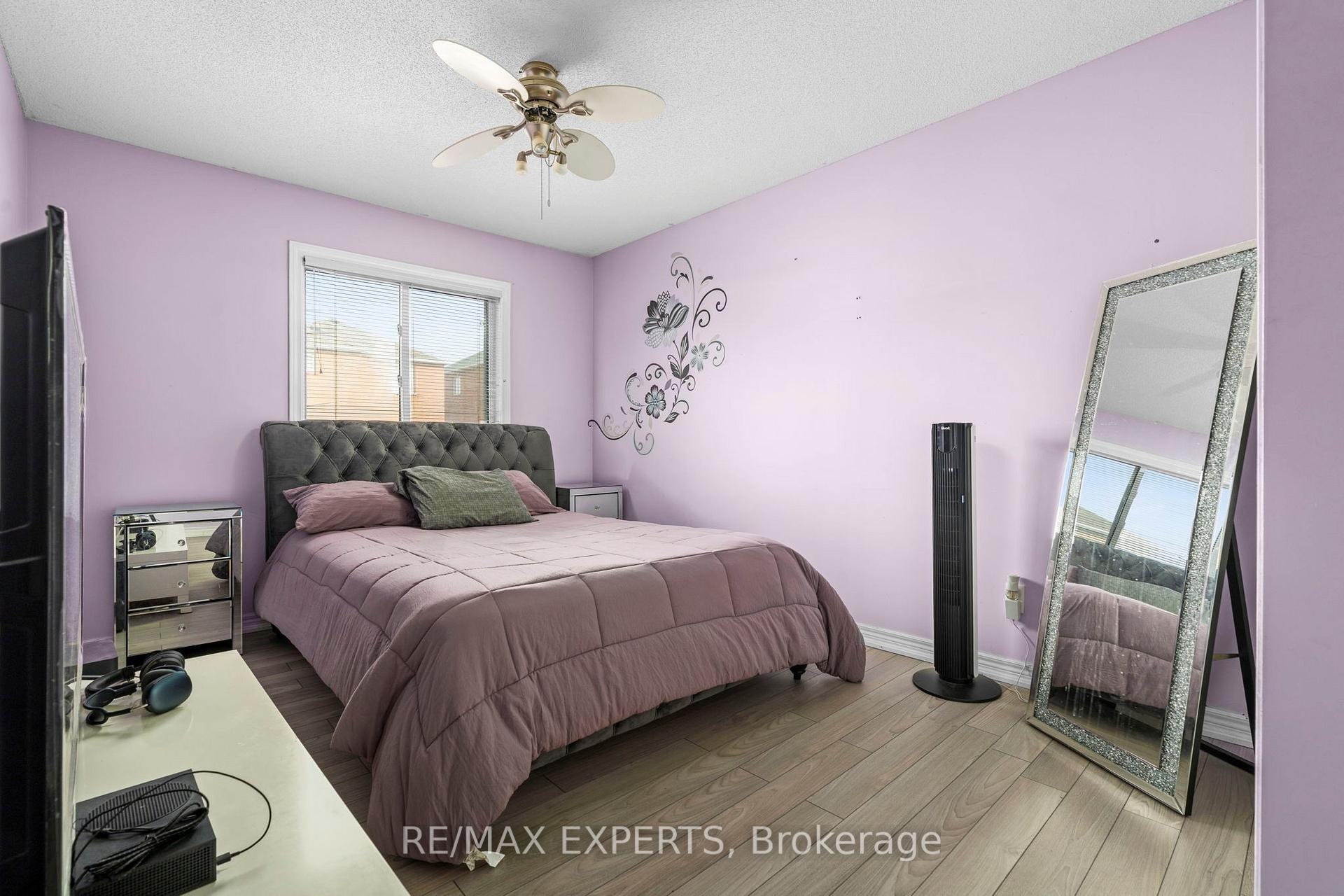 Photo 24 of 173 Rosanna Crescent, Vaughan, Maple — HOMEH