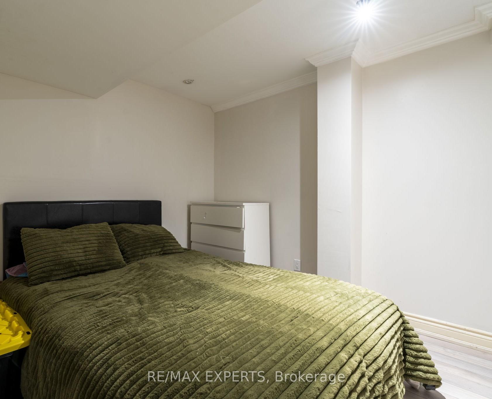 Photo 33 of 173 Rosanna Crescent, Vaughan, Maple — HOMEH