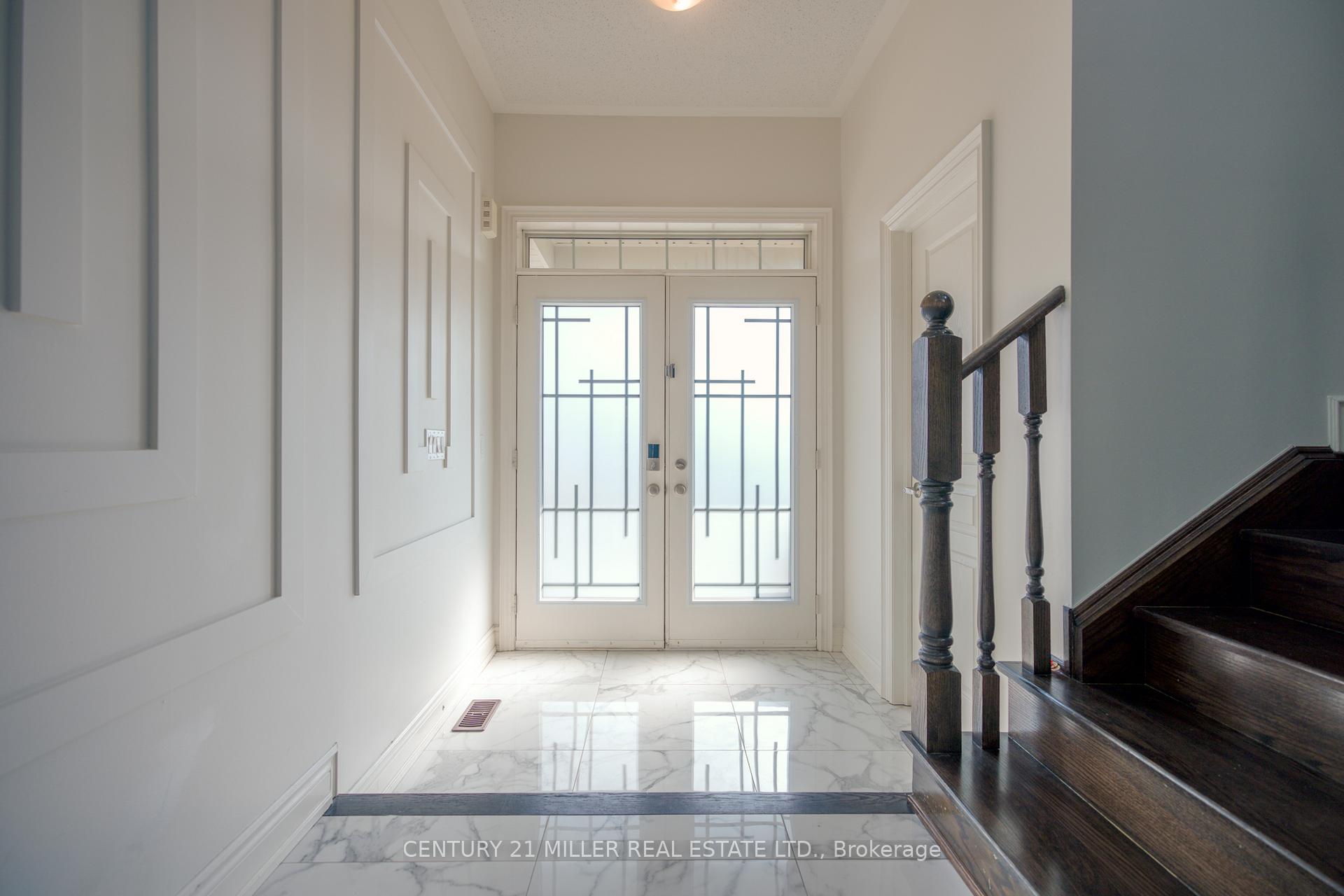 Photo 3 of Unit UPPER, 95 Goodwin Crescent, Milton, Ford — HOMEH