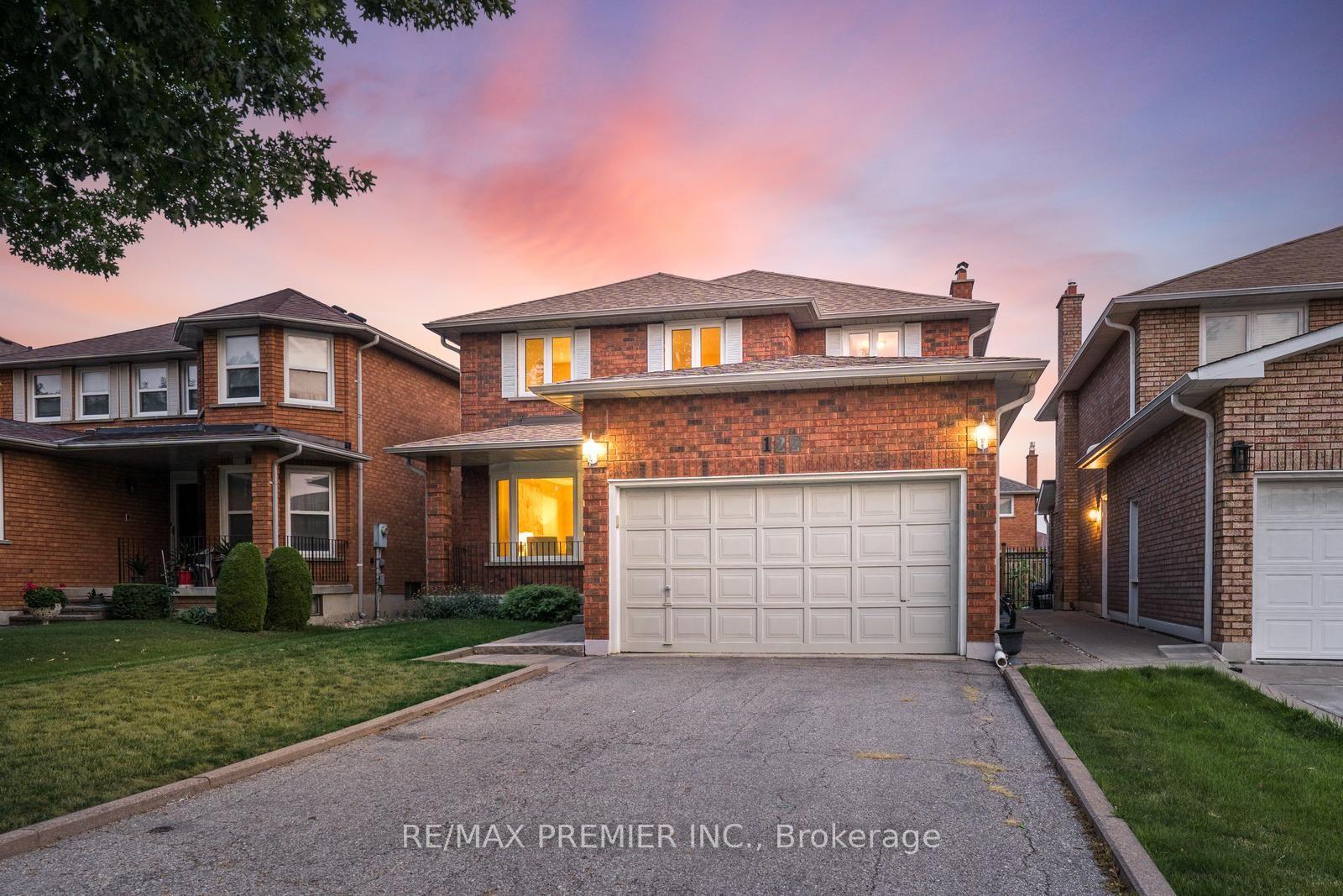 Photo 2 of 122 Spring Town Road, Vaughan, East Woodbridge — HOMEH