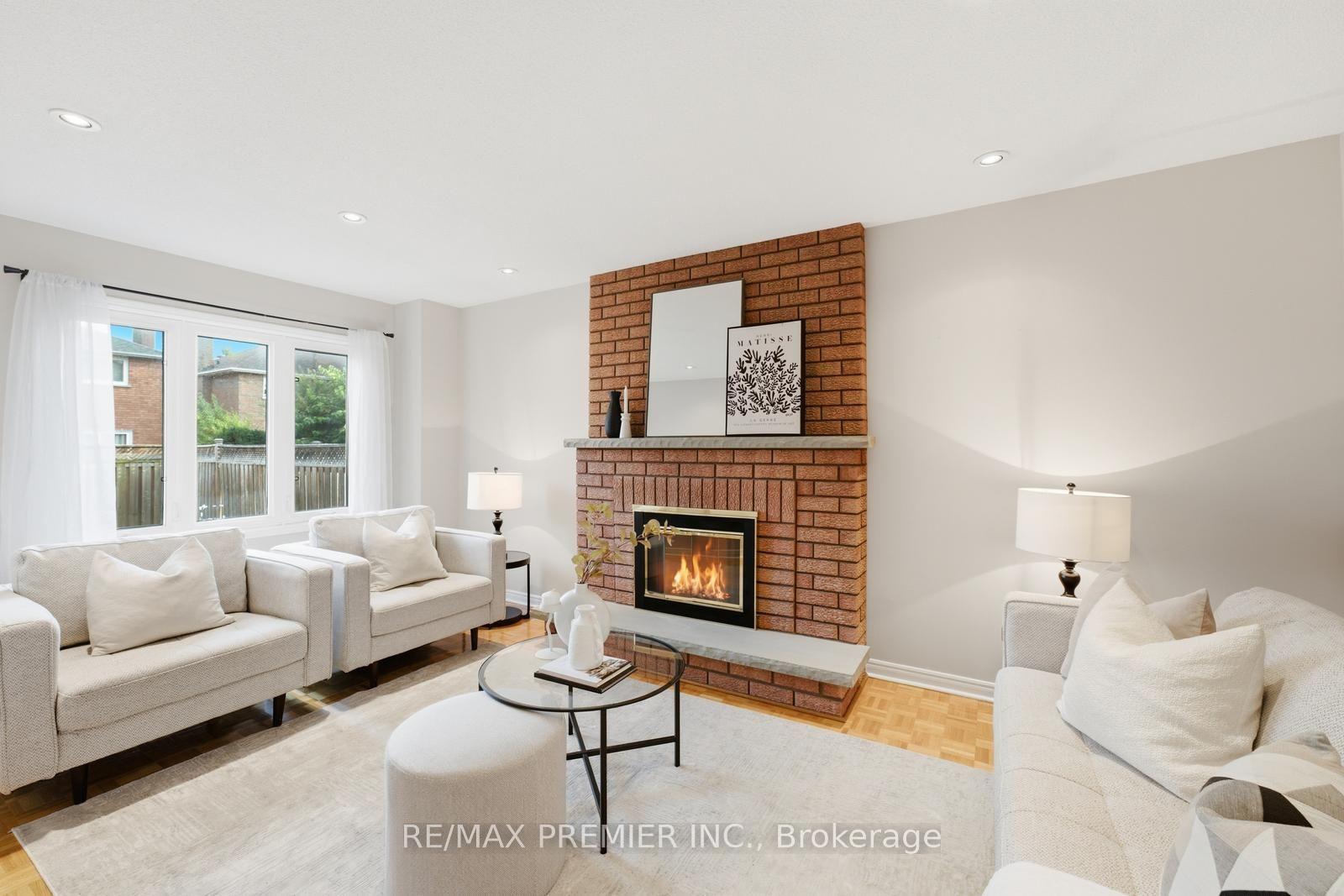 Photo 24 of 122 Spring Town Road, Vaughan, East Woodbridge — HOMEH