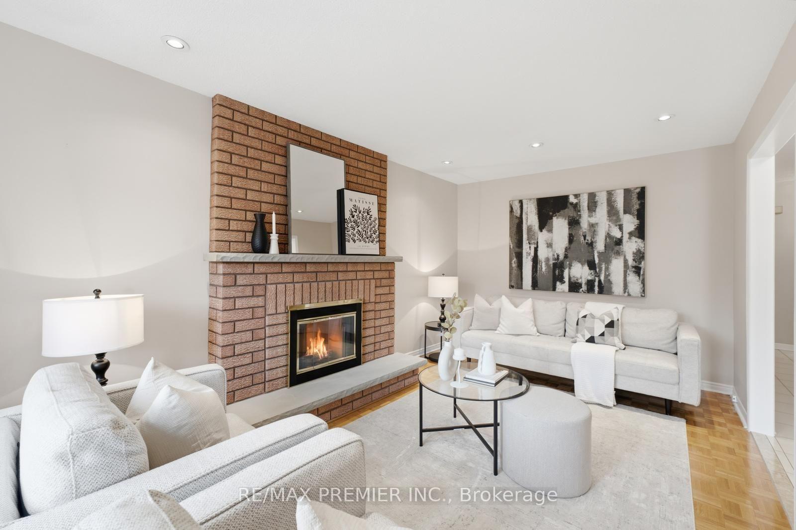 Photo 25 of 122 Spring Town Road, Vaughan, East Woodbridge — HOMEH