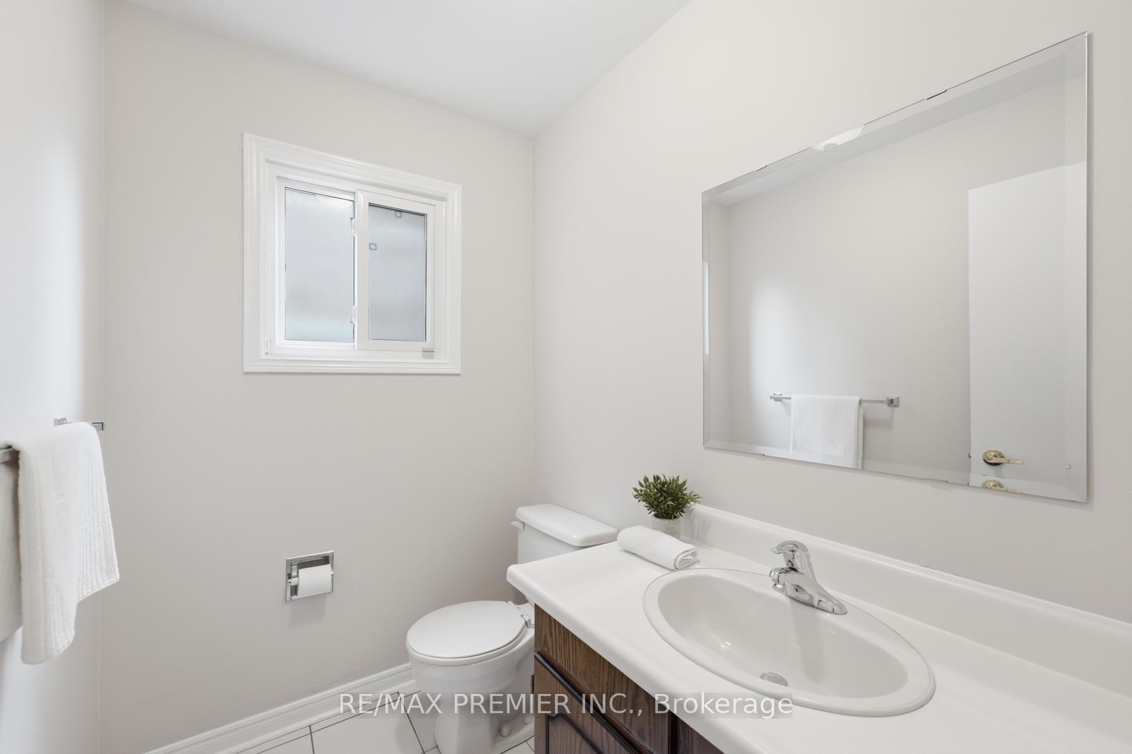 Photo 26 of 122 Spring Town Road, Vaughan, East Woodbridge — HOMEH