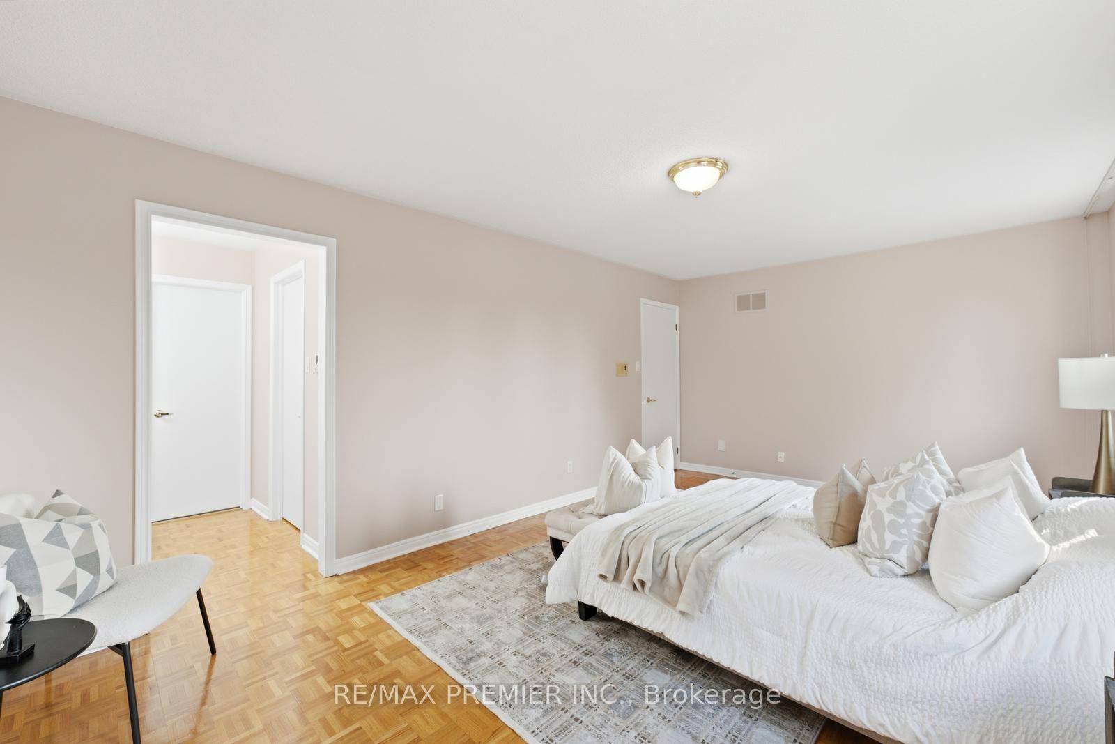 Photo 31 of 122 Spring Town Road, Vaughan, East Woodbridge — HOMEH