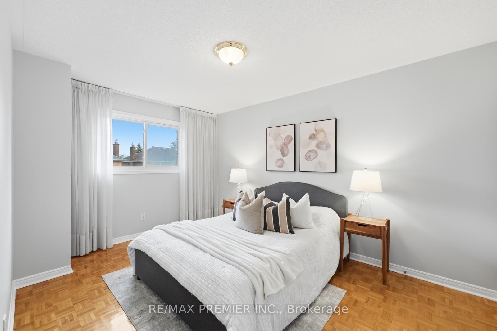 Photo 37 of 122 Spring Town Road, Vaughan, East Woodbridge — HOMEH
