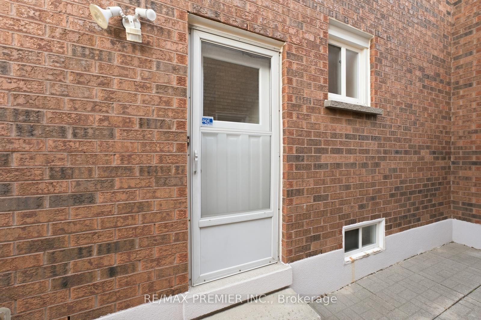 Photo 41 of 122 Spring Town Road, Vaughan, East Woodbridge — HOMEH