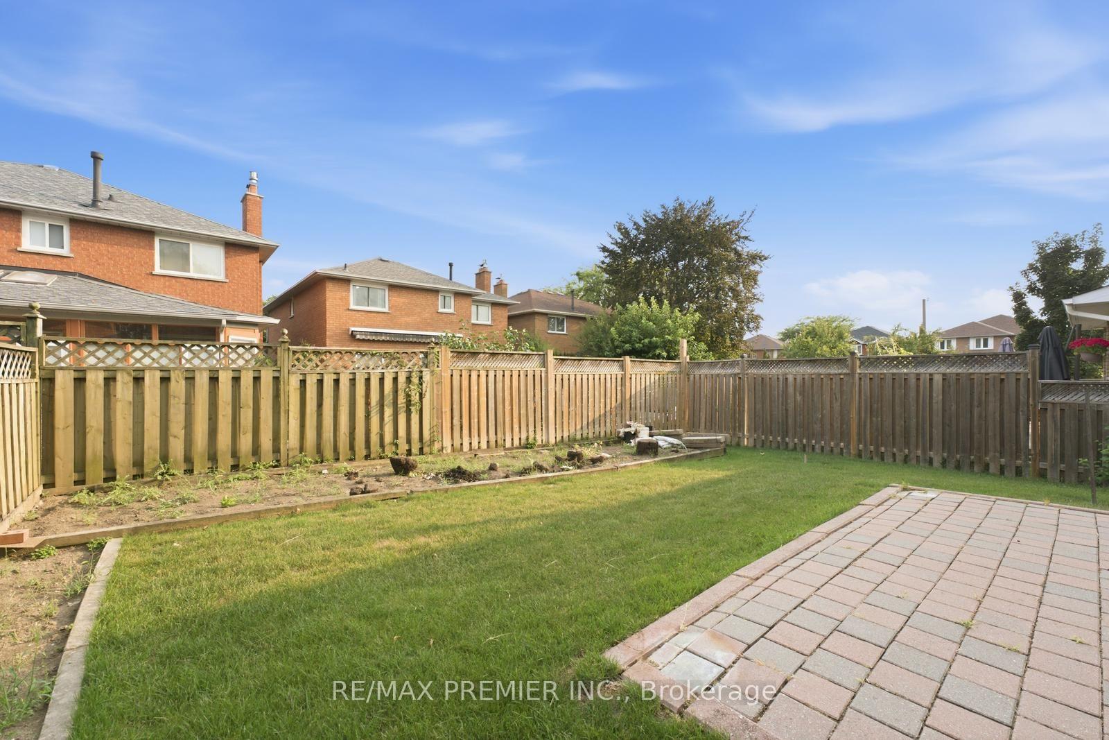 Photo 42 of 122 Spring Town Road, Vaughan, East Woodbridge — HOMEH