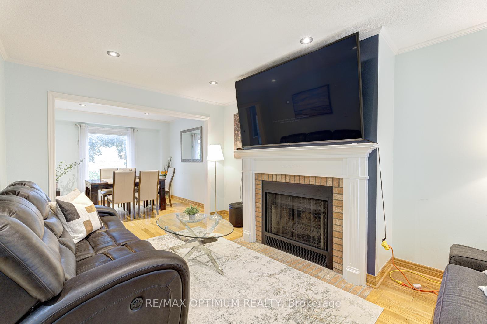 Photo 8 of 28 Stalbridge Avenue, Brampton, Fletcher's Creek South — HOMEH