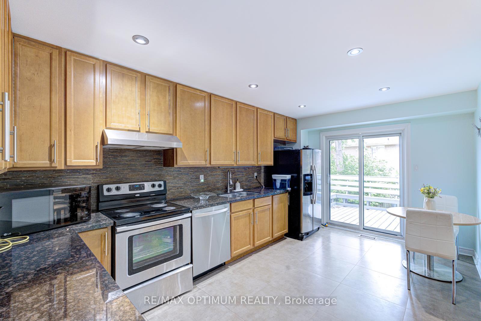 Photo 21 of 28 Stalbridge Avenue, Brampton, Fletcher's Creek South — HOMEH