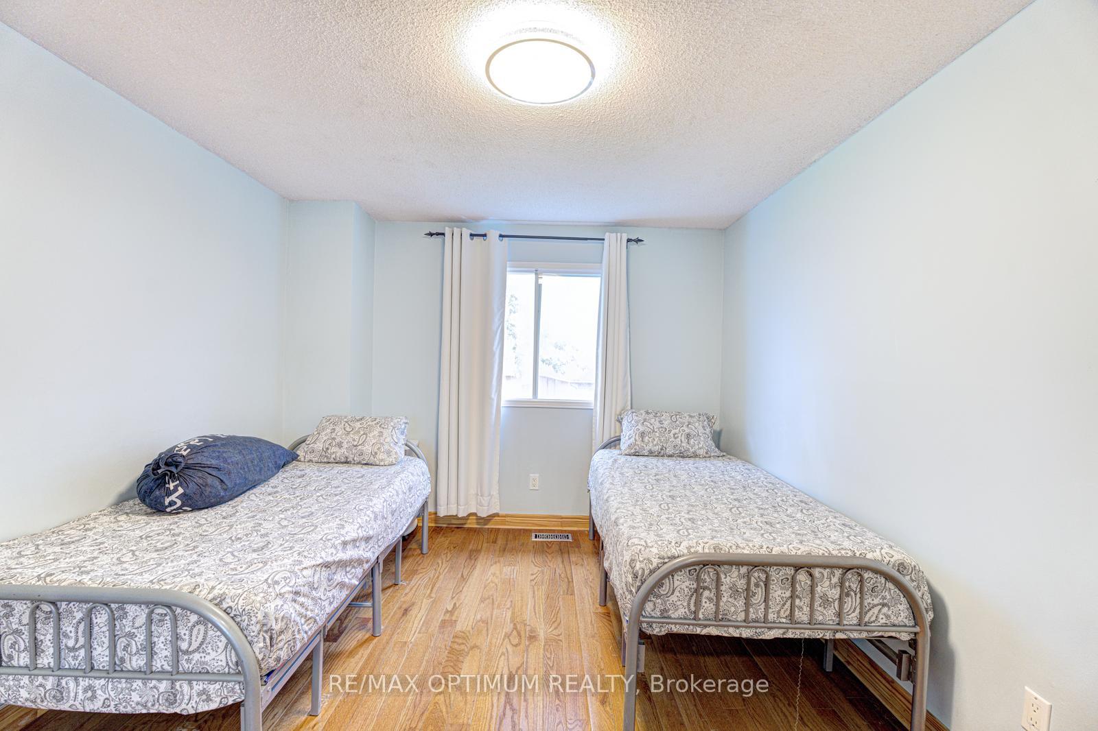 Photo 33 of 28 Stalbridge Avenue, Brampton, Fletcher's Creek South — HOMEH