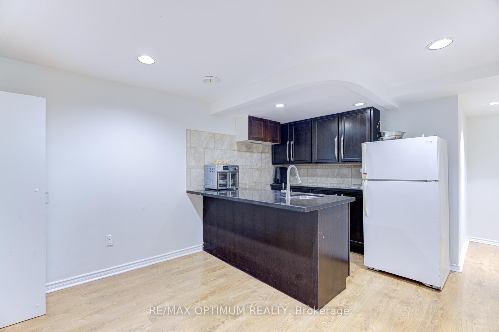 Photo 37 of 28 Stalbridge Avenue, Brampton, Fletcher's Creek South — HOMEH