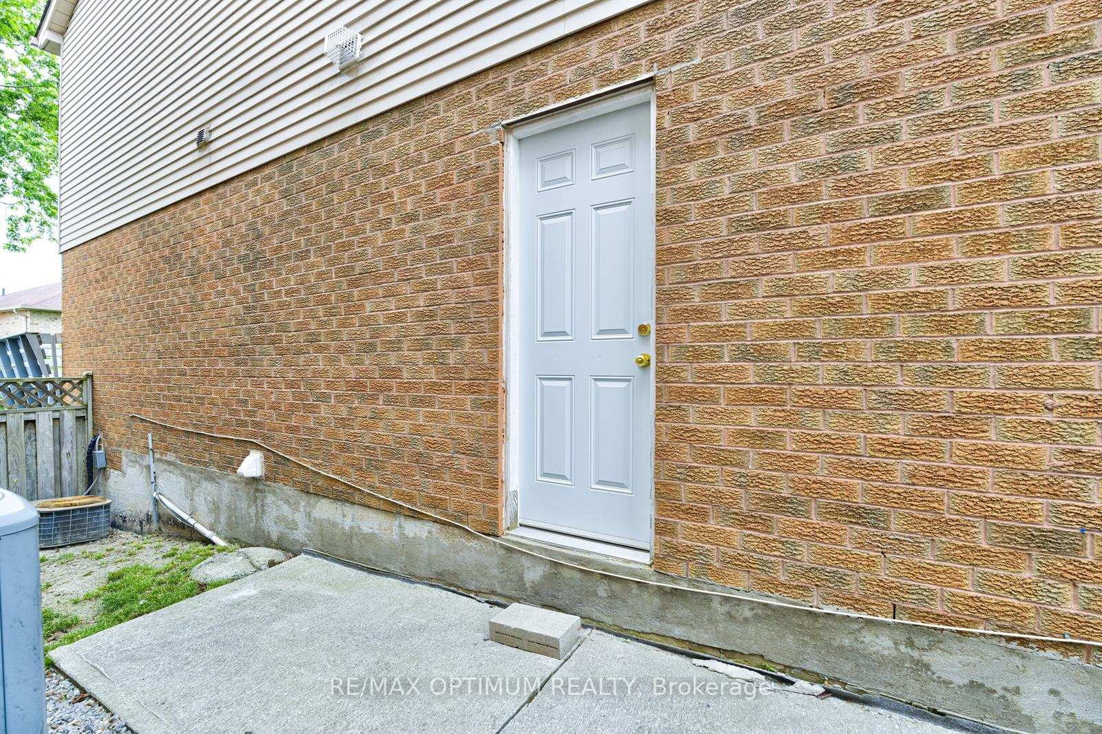 Photo 41 of 28 Stalbridge Avenue, Brampton, Fletcher's Creek South — HOMEH