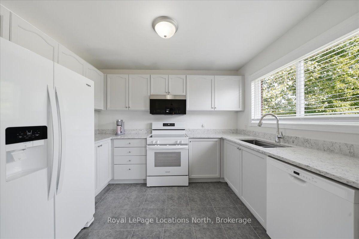 Photo 9 of 402 Ramblewood Drive, Wasaga Beach — HOMEH