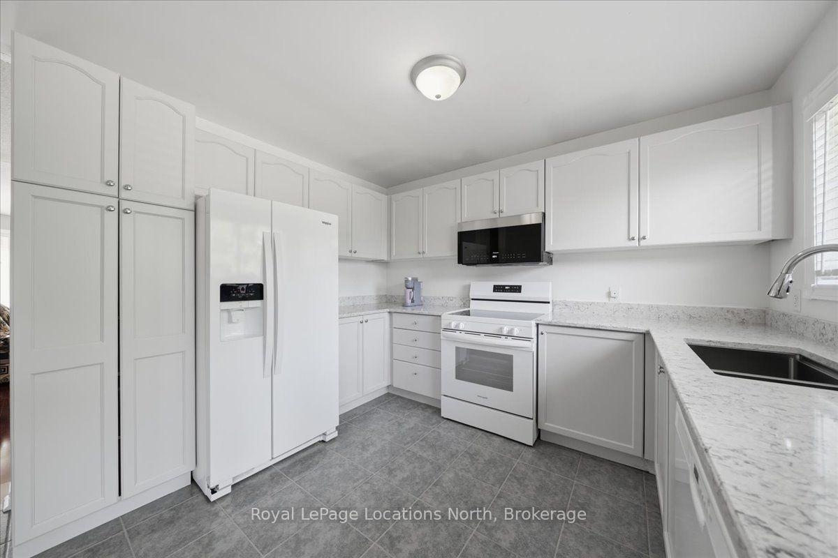 Photo 10 of 402 Ramblewood Drive, Wasaga Beach — HOMEH
