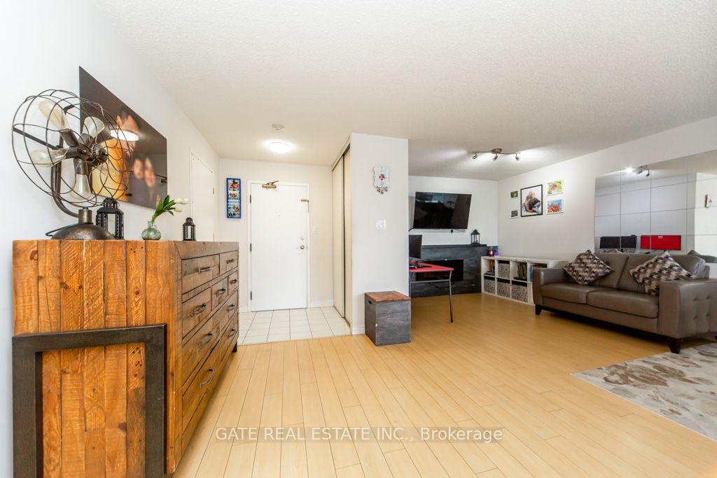 Photo 8 of Unit 1111, 1 Rowntree Road, Etobicoke, Mount Olive-Silverstone-Jamestown — HOMEH