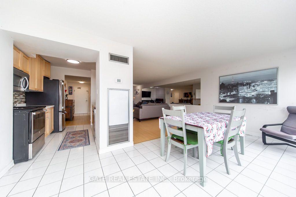 Photo 16 of Unit 1111, 1 Rowntree Road, Etobicoke, Mount Olive-Silverstone-Jamestown — HOMEH