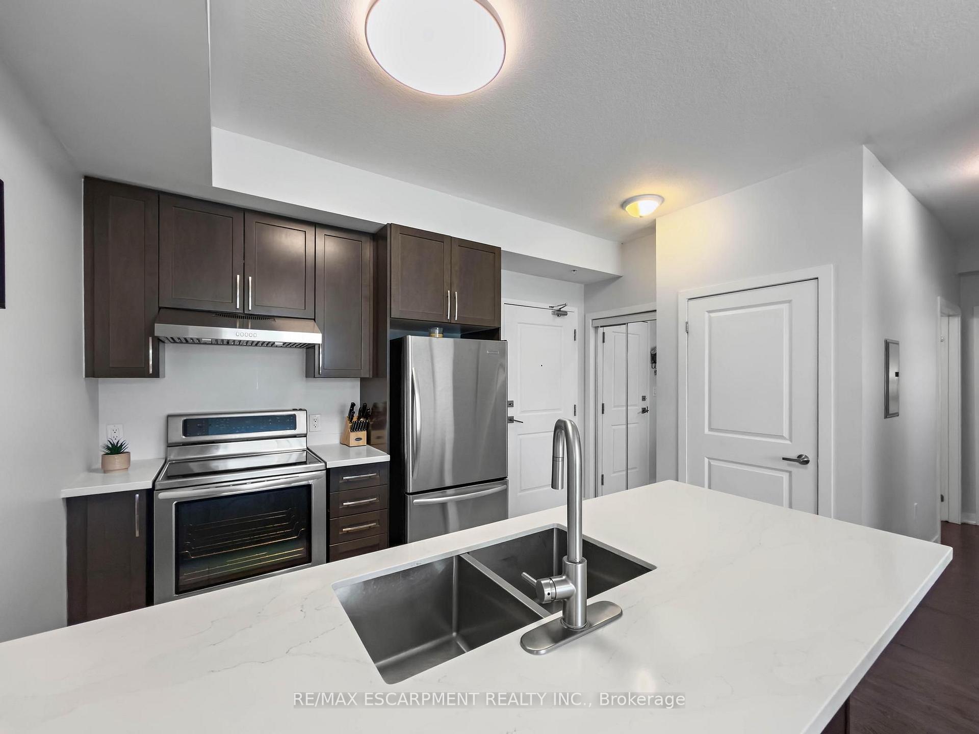 Photo 23 of Unit 109, 5010 Corporate Drive, Burlington, Uptown — HOMEH
