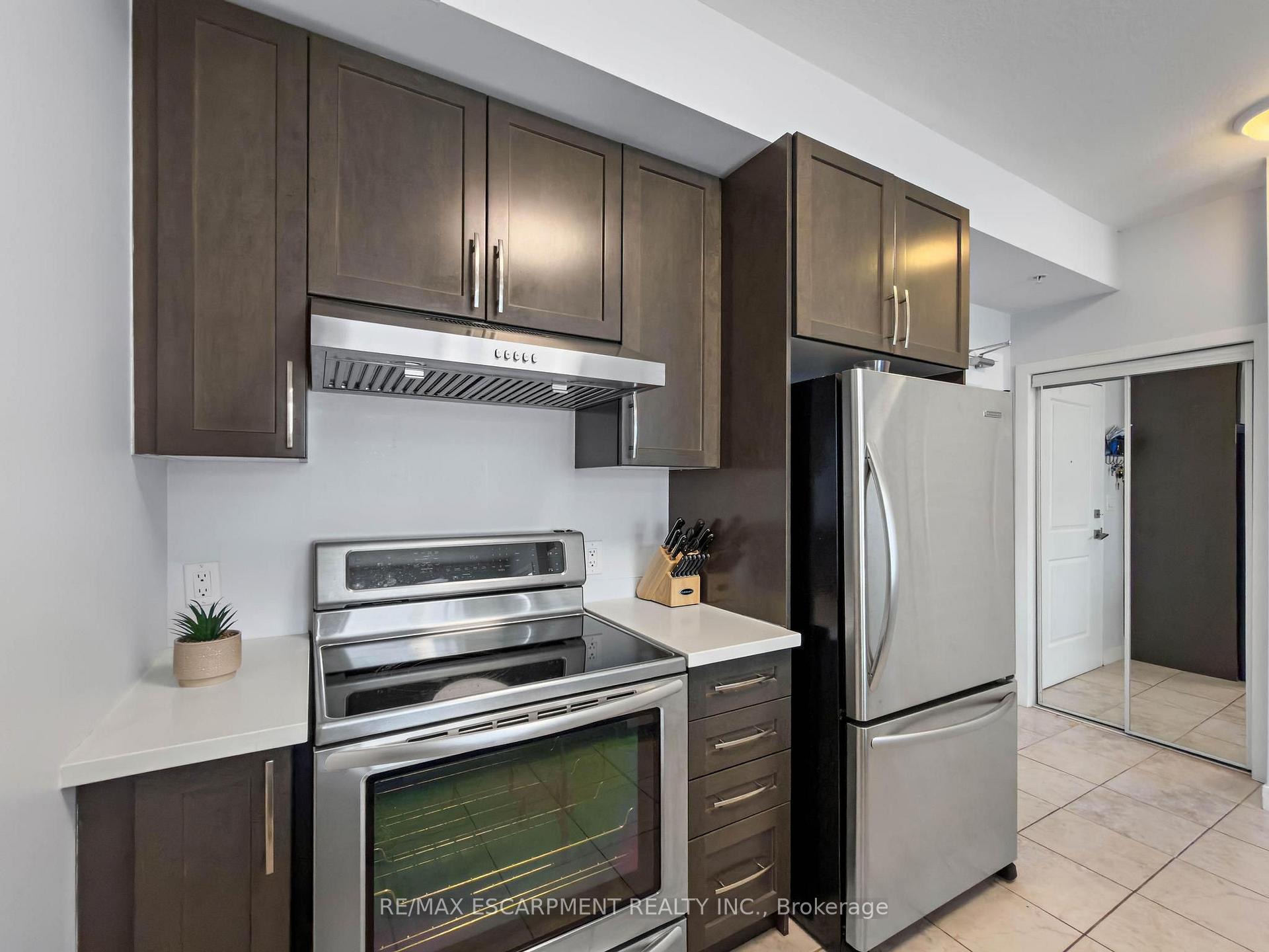 Photo 26 of Unit 109, 5010 Corporate Drive, Burlington, Uptown — HOMEH