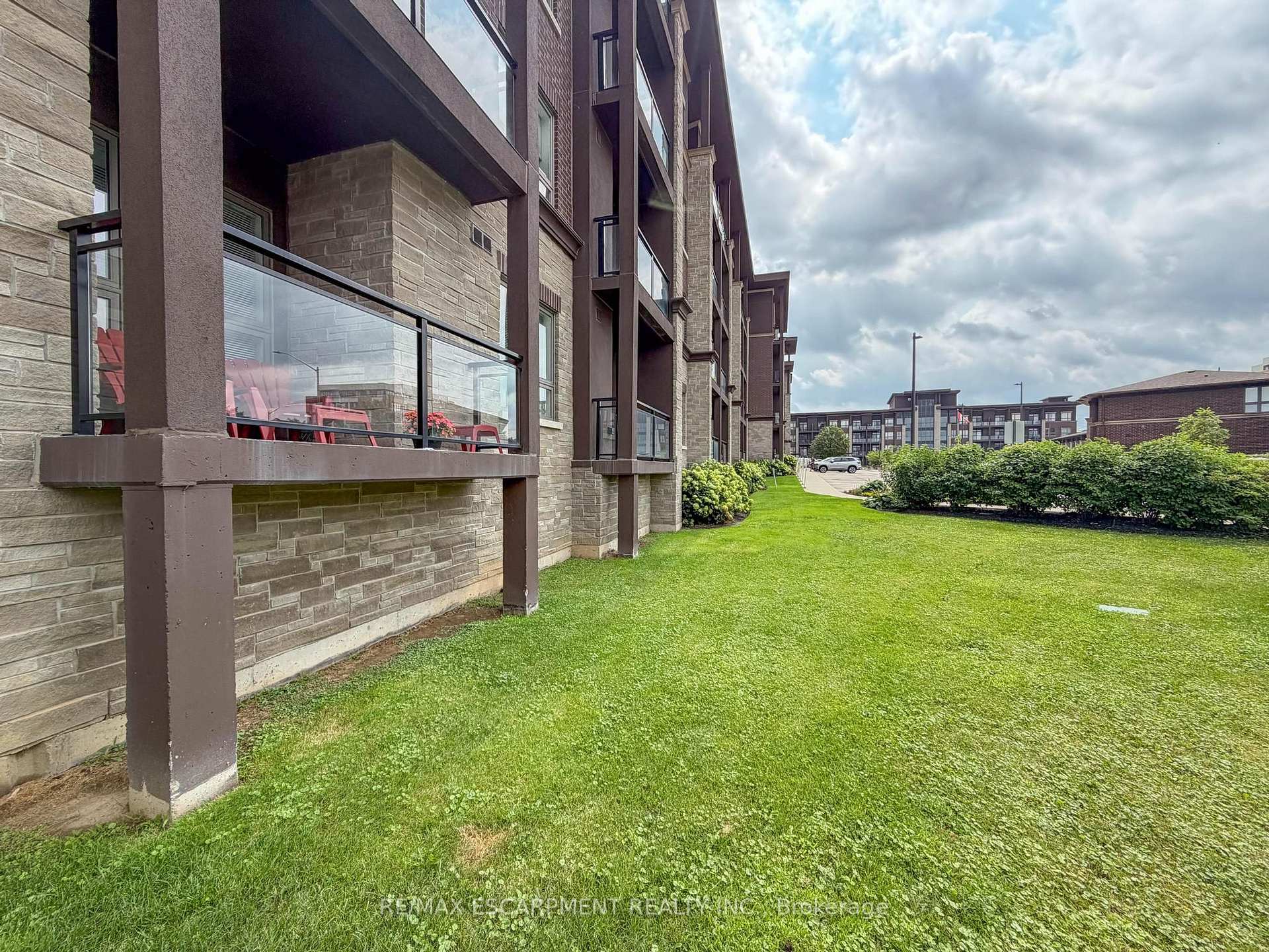 Photo 48 of Unit 109, 5010 Corporate Drive, Burlington, Uptown — HOMEH