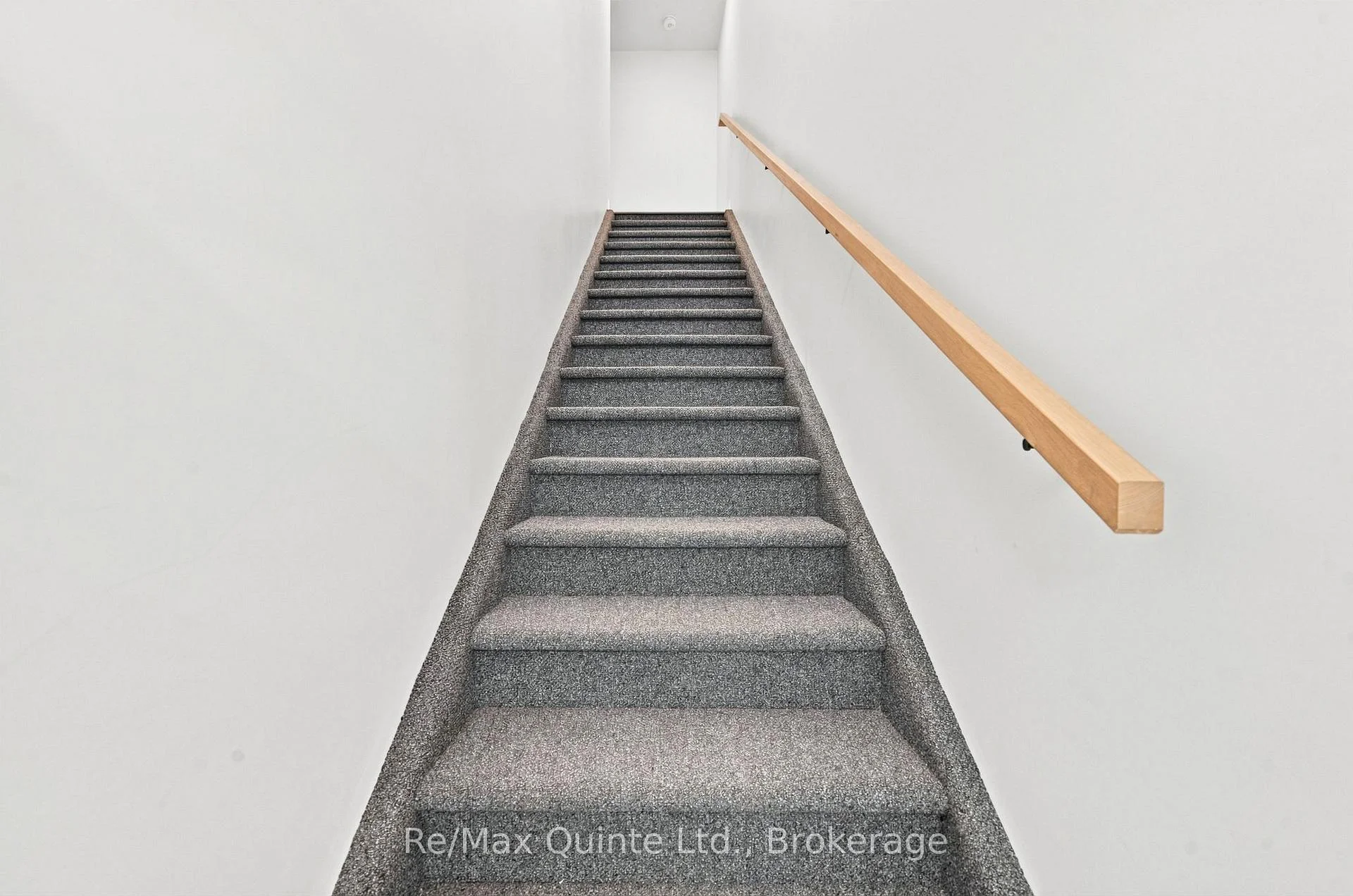 Photo 16 of Unit B, 5 Sienna Avenue, Belleville, Belleville Ward — HOMEH