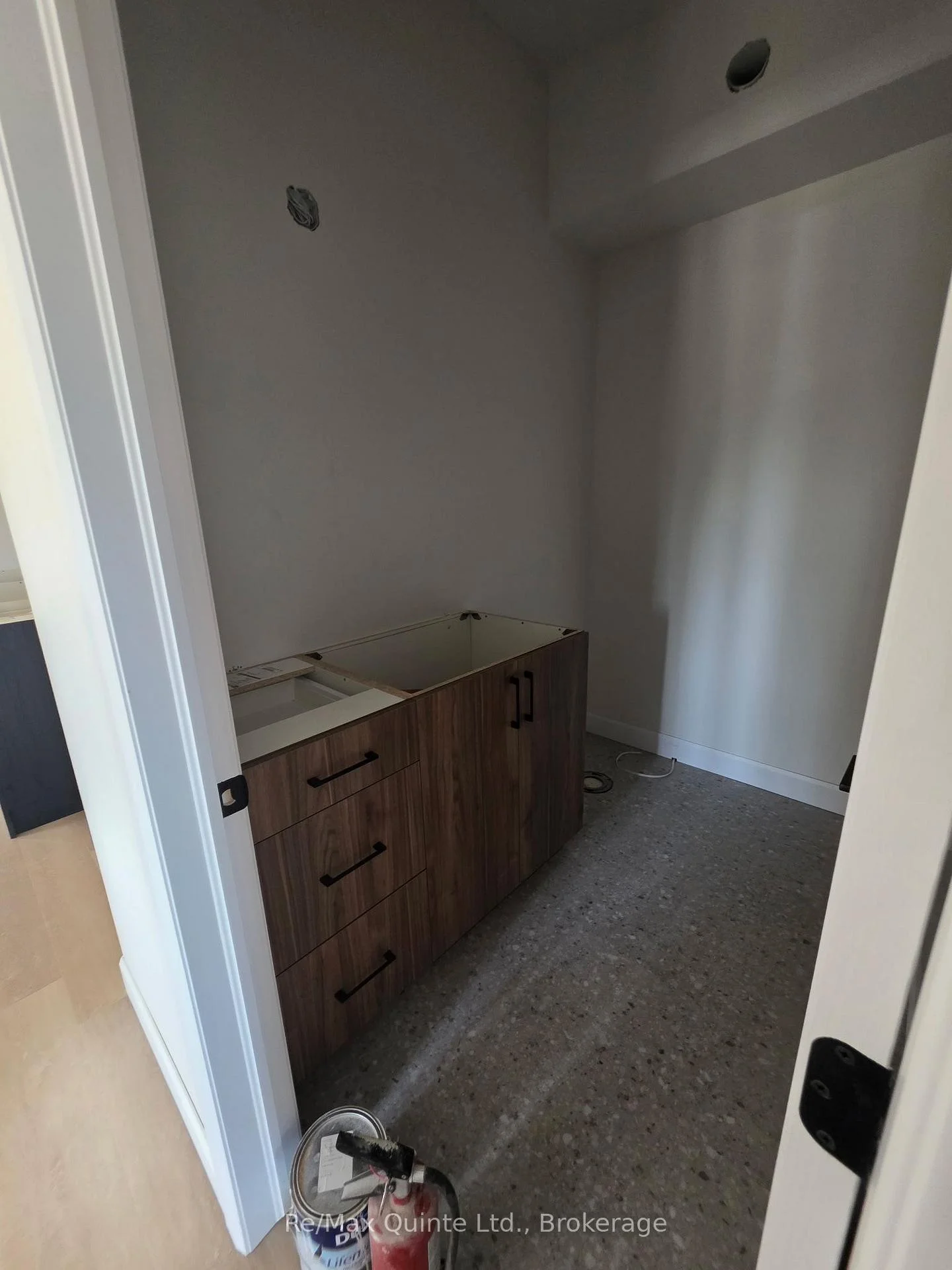 Photo 26 of Unit B, 5 Sienna Avenue, Belleville, Belleville Ward — HOMEH