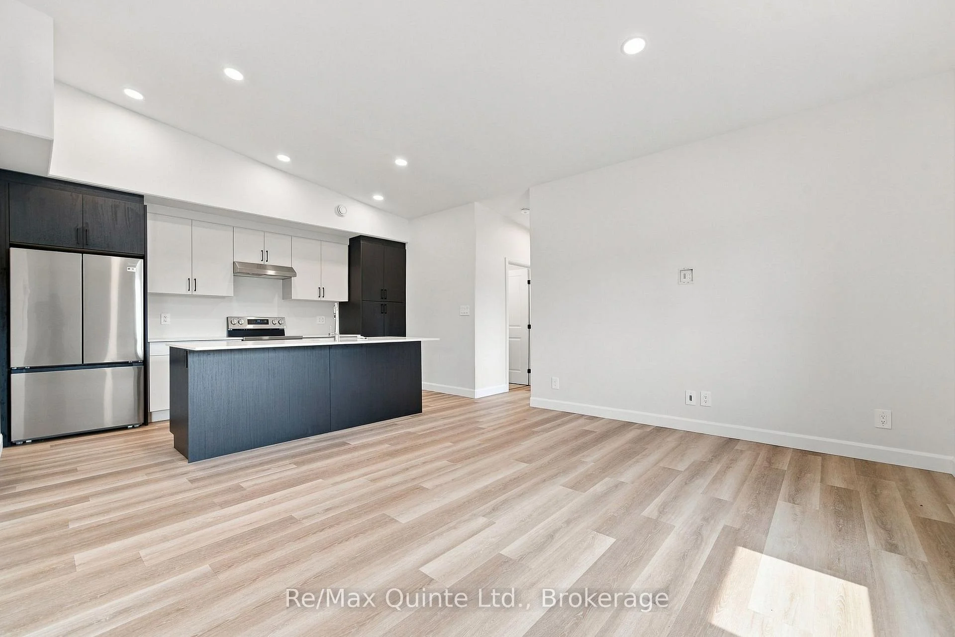 Photo 31 of Unit B, 5 Sienna Avenue, Belleville, Belleville Ward — HOMEH