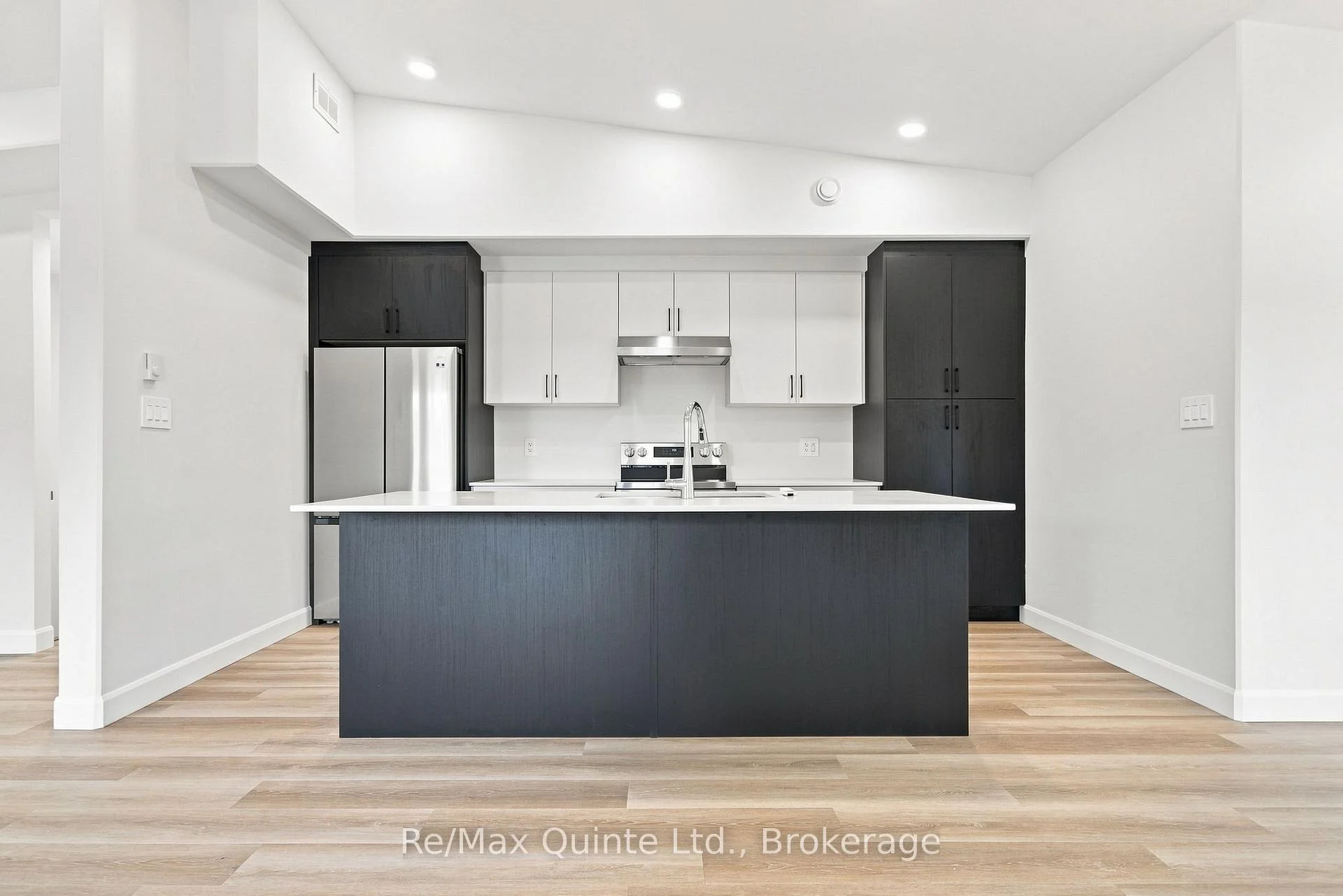 Photo 37 of Unit B, 5 Sienna Avenue, Belleville, Belleville Ward — HOMEH