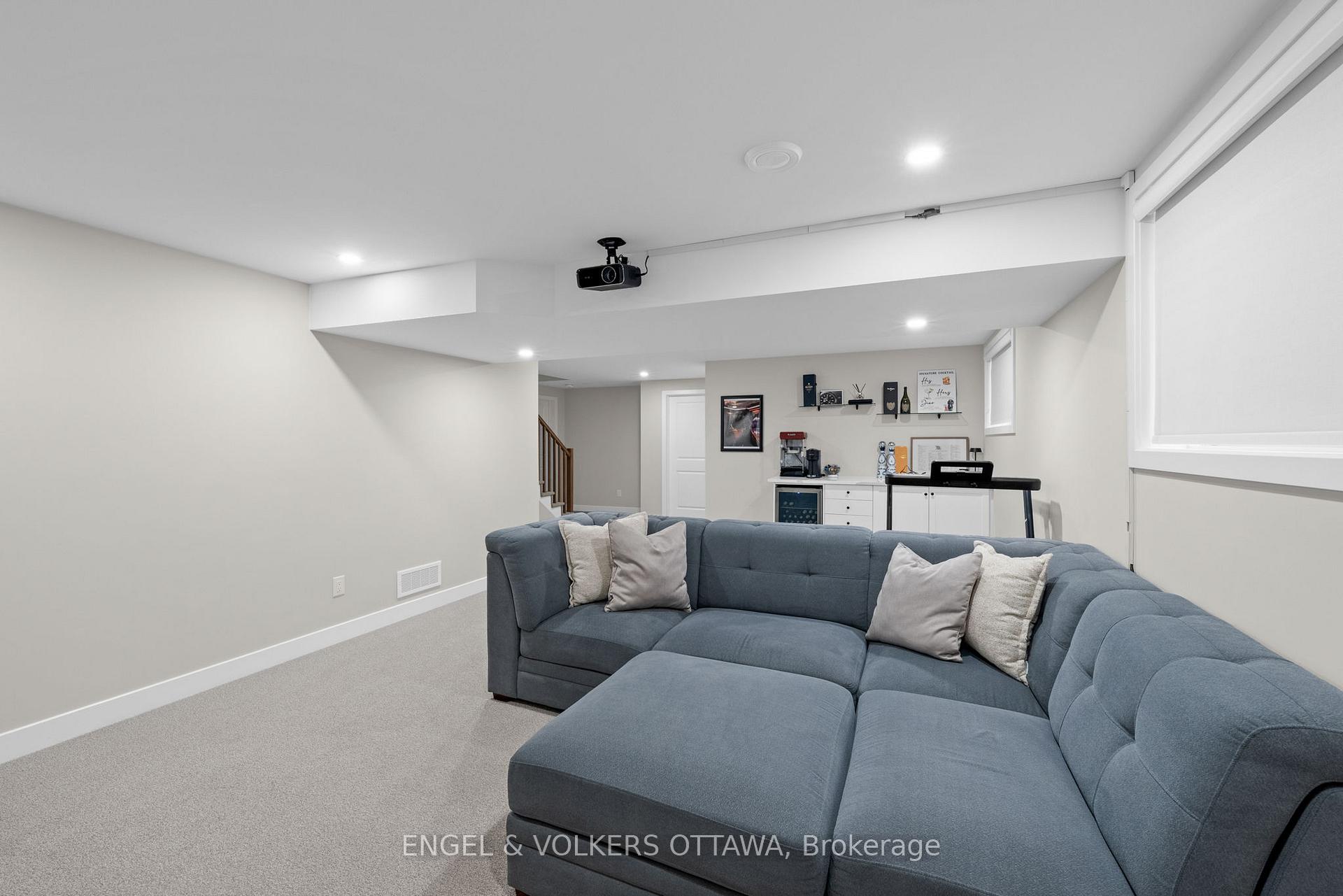 Photo 39 of 351 Shuttleworth Drive, Ottawa, Leitrim — HOMEH
