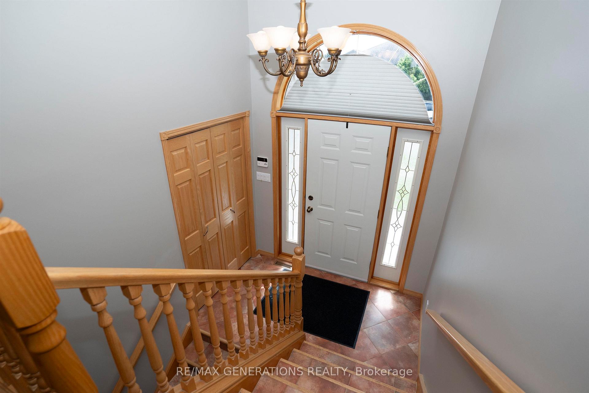 Photo 2 of 316 Fairbrooke Crescent, Thunder Bay, River Terrace — HOMEH