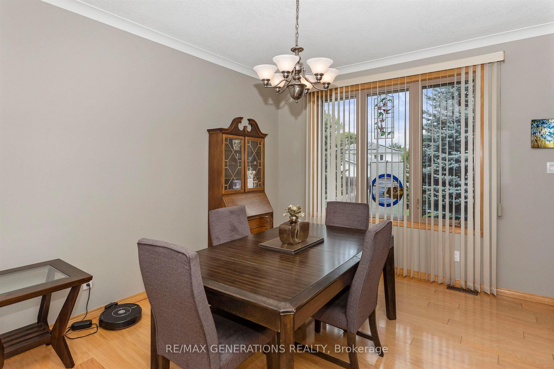 Photo 7 of 316 Fairbrooke Crescent, Thunder Bay, River Terrace — HOMEH