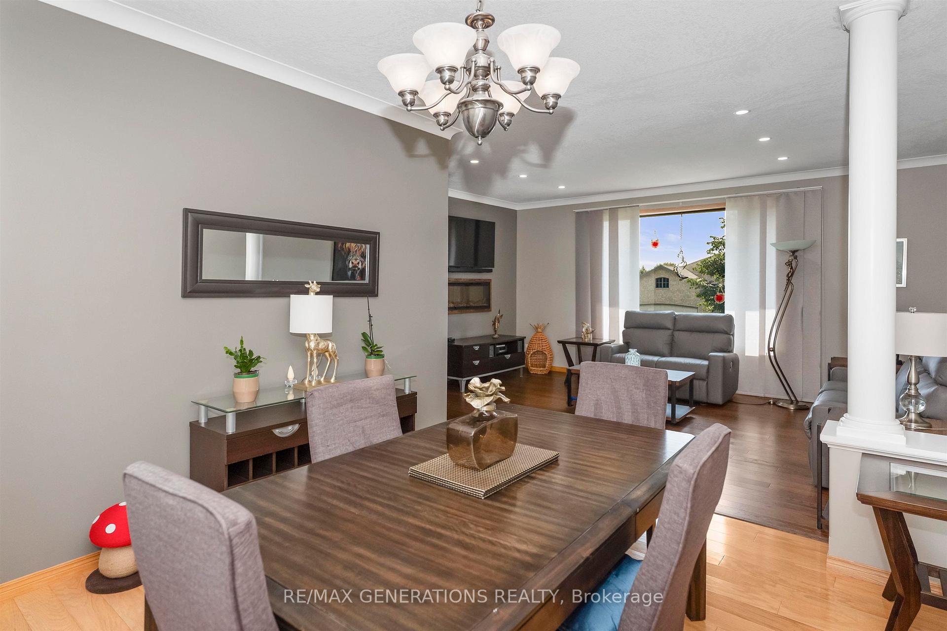 Photo 9 of 316 Fairbrooke Crescent, Thunder Bay, River Terrace — HOMEH