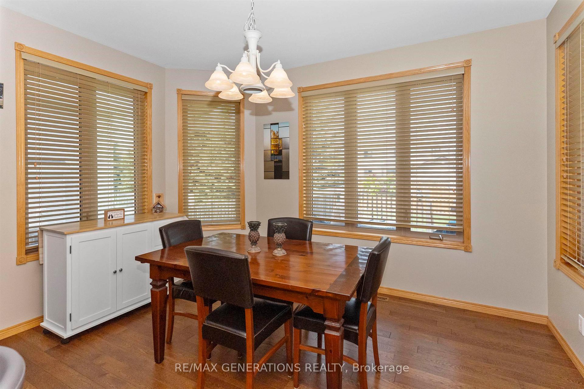 Photo 13 of 316 Fairbrooke Crescent, Thunder Bay, River Terrace — HOMEH