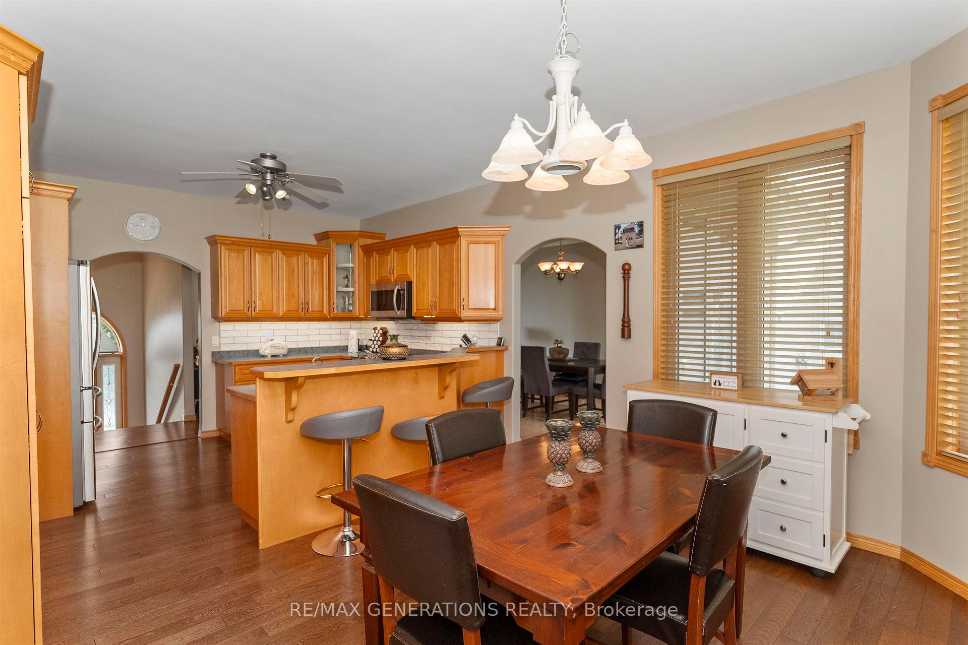 Photo 14 of 316 Fairbrooke Crescent, Thunder Bay, River Terrace — HOMEH