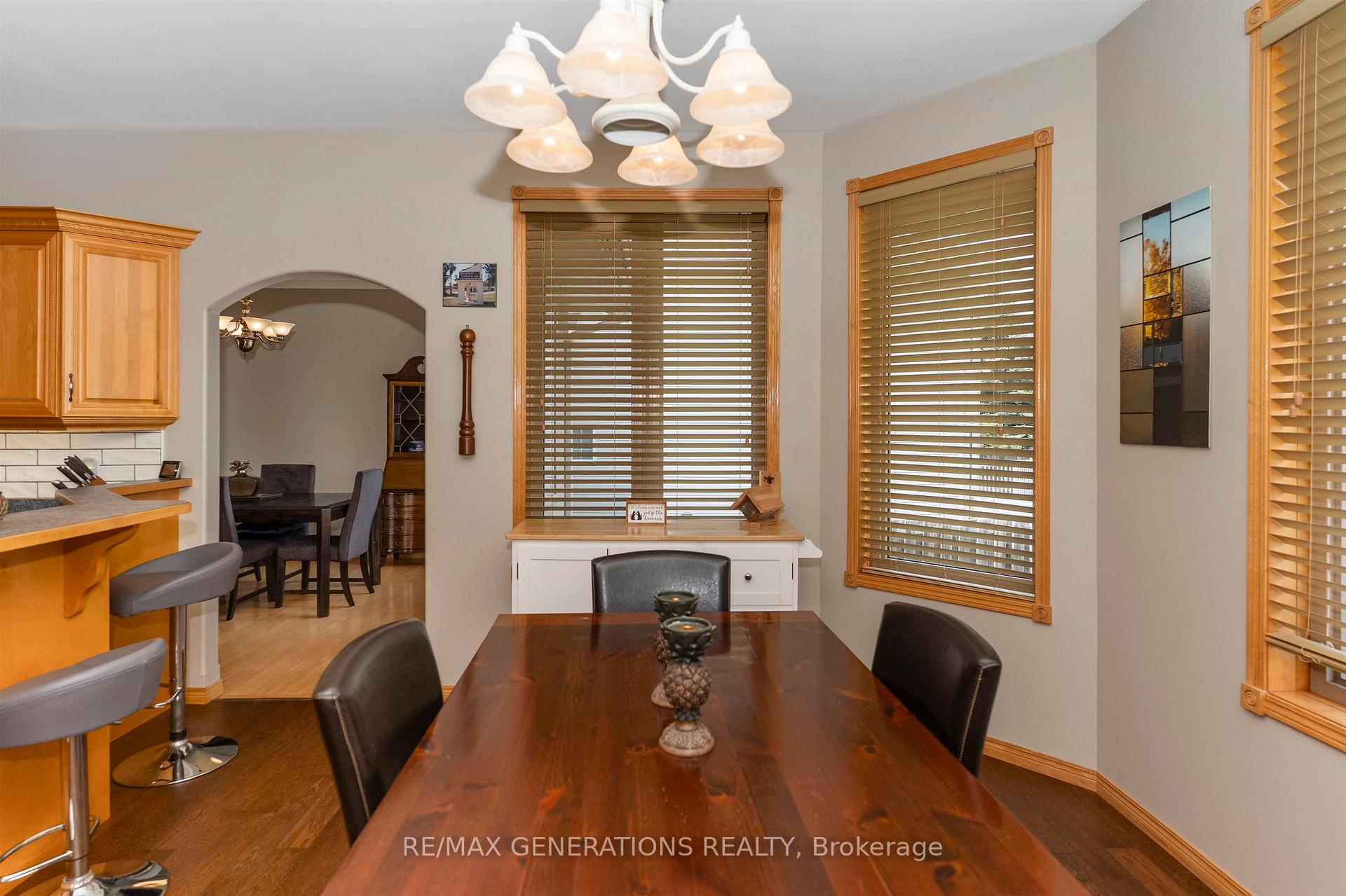 Photo 17 of 316 Fairbrooke Crescent, Thunder Bay, River Terrace — HOMEH
