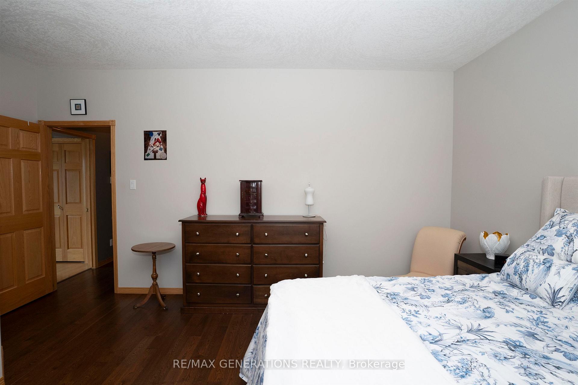Photo 20 of 316 Fairbrooke Crescent, Thunder Bay, River Terrace — HOMEH