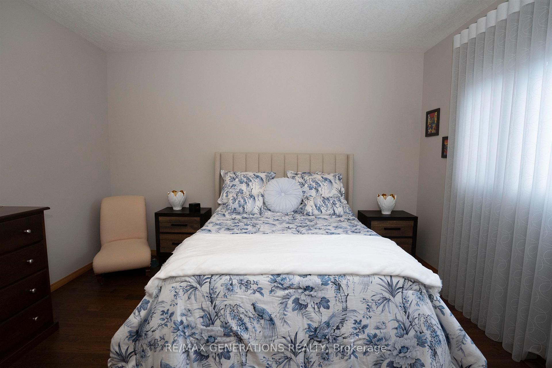 Photo 21 of 316 Fairbrooke Crescent, Thunder Bay, River Terrace — HOMEH