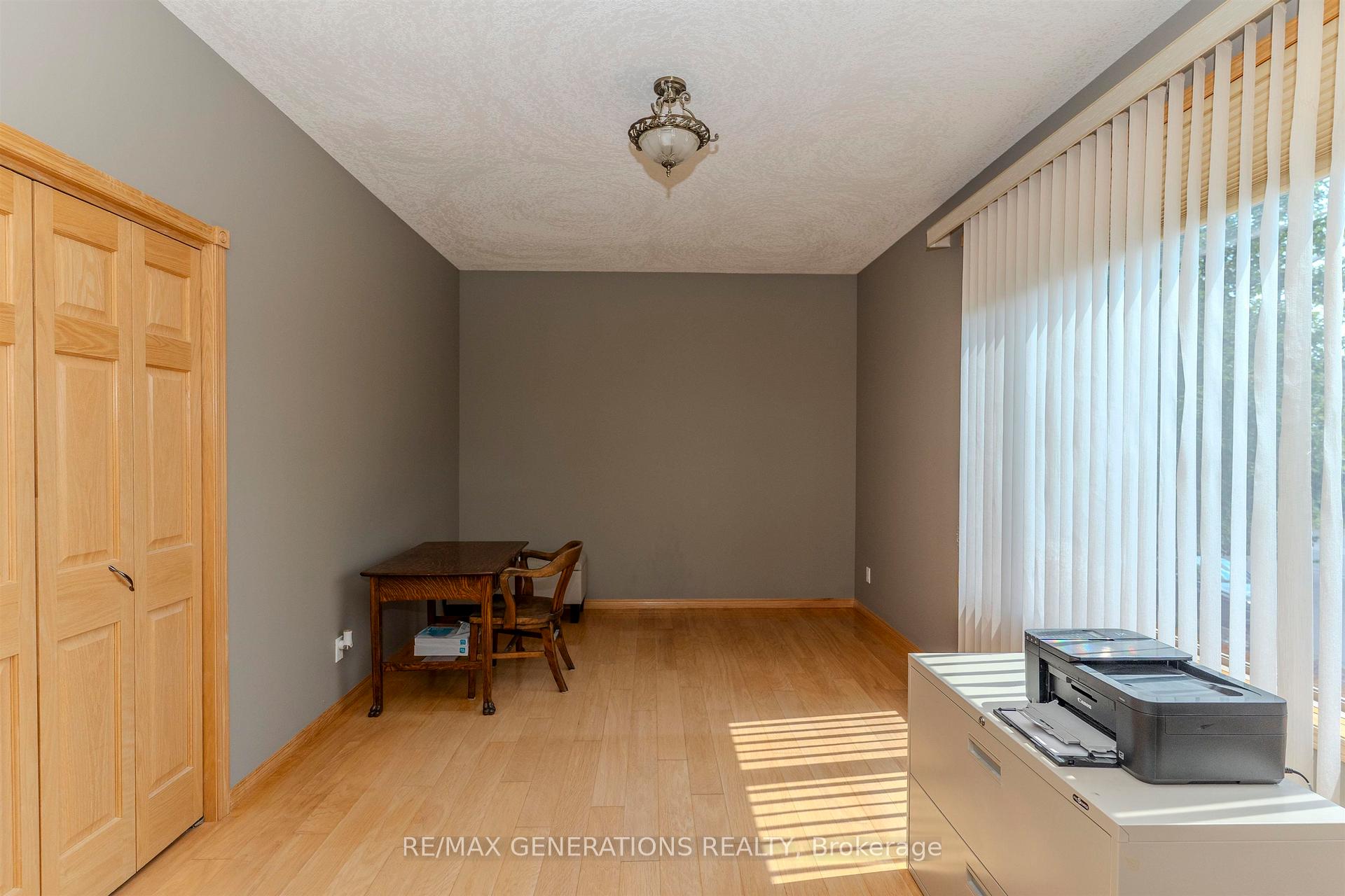 Photo 27 of 316 Fairbrooke Crescent, Thunder Bay, River Terrace — HOMEH