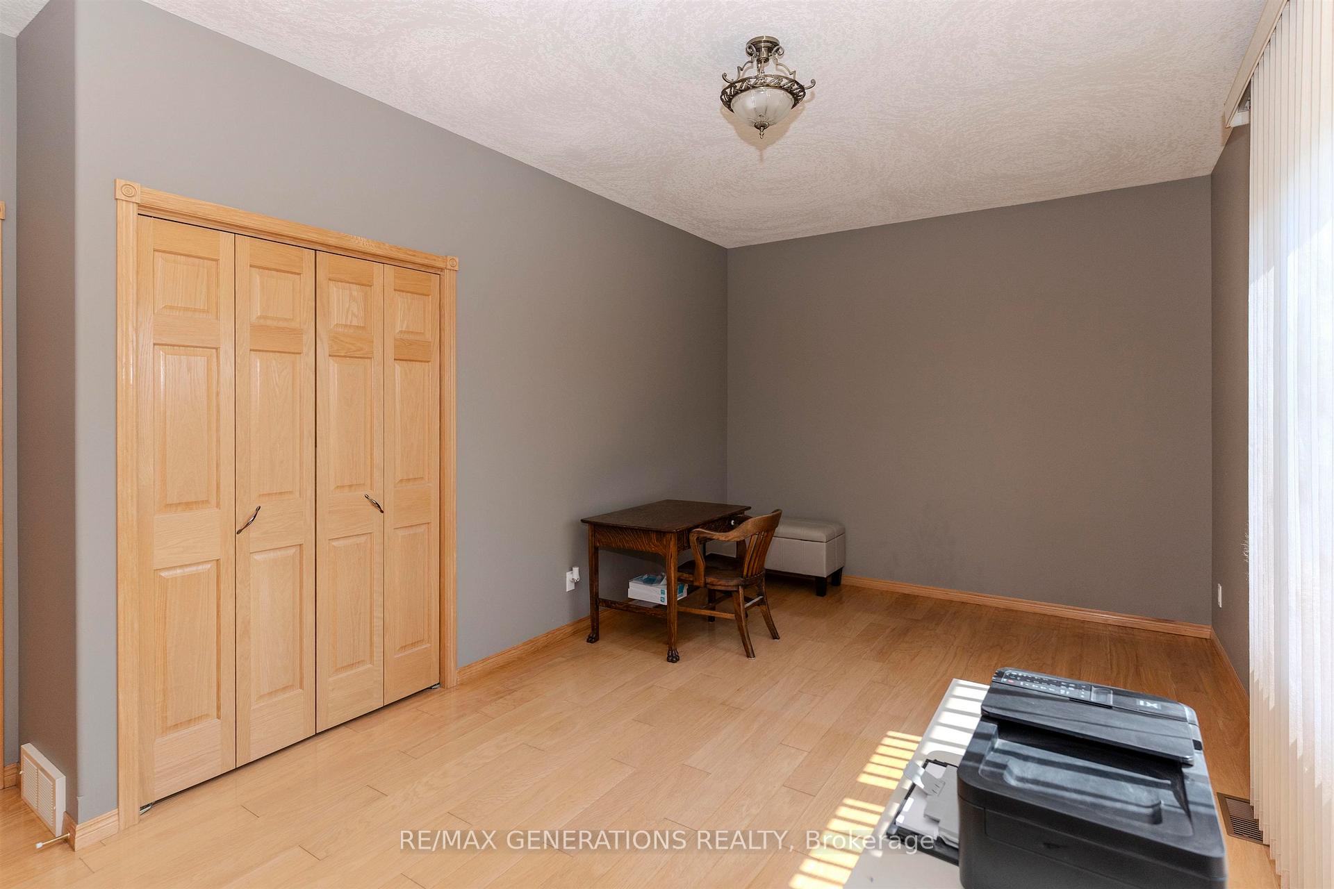 Photo 28 of 316 Fairbrooke Crescent, Thunder Bay, River Terrace — HOMEH
