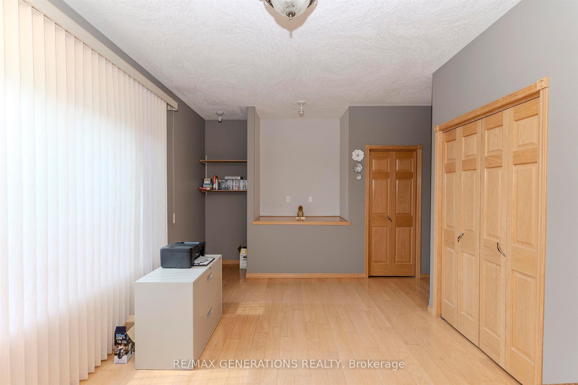 Photo 29 of 316 Fairbrooke Crescent, Thunder Bay, River Terrace — HOMEH